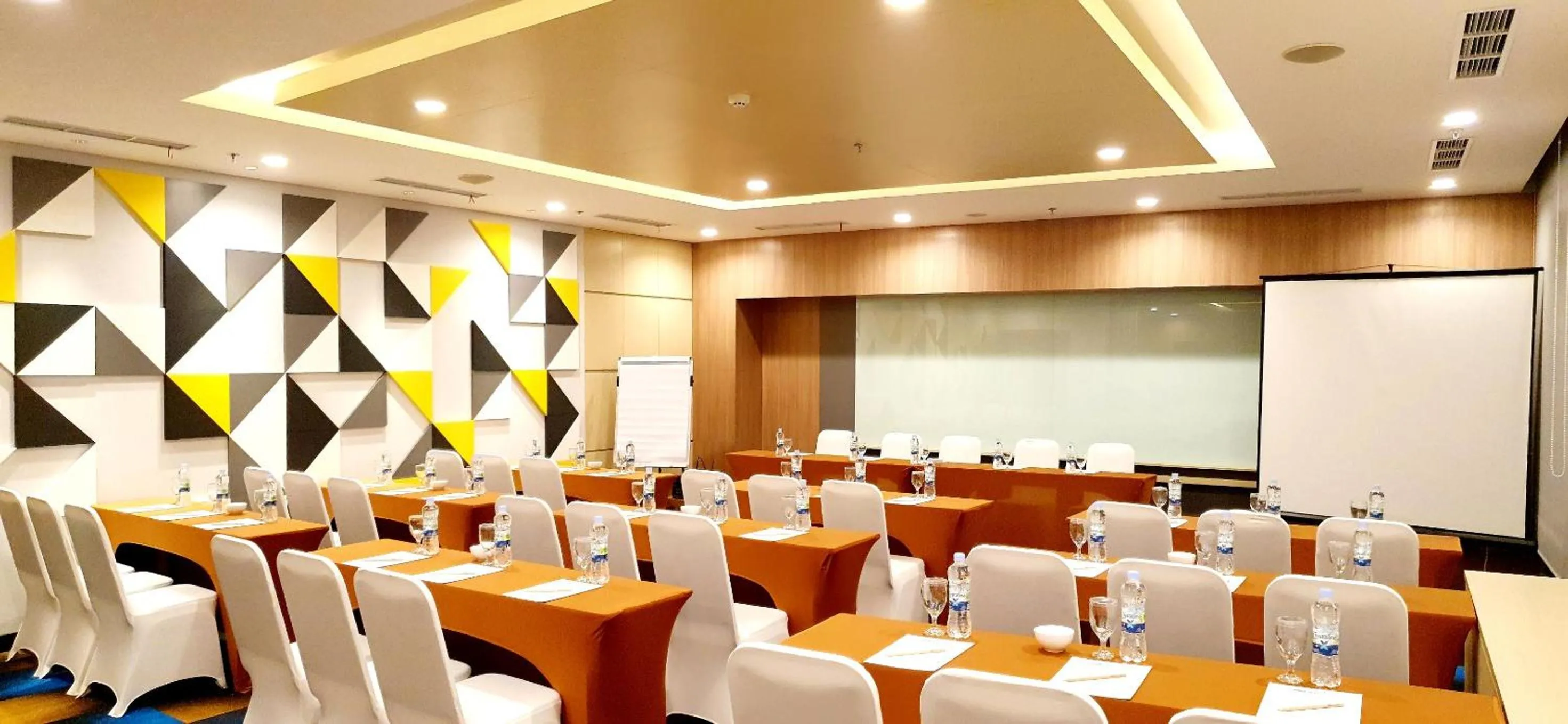 Meeting/conference room in BW inn Belitung