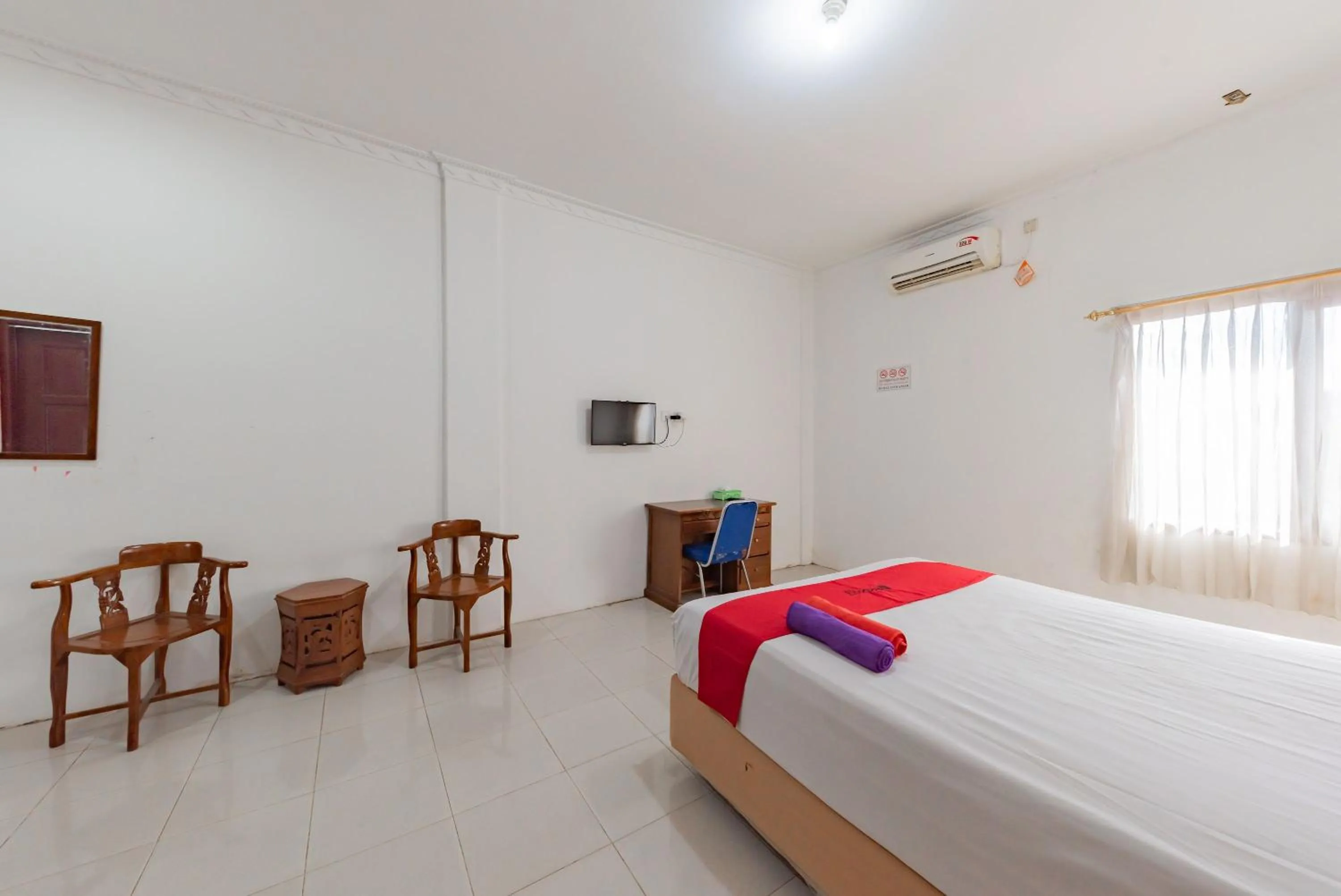 Bedroom, Bed in RedDoorz near Samarinda Square