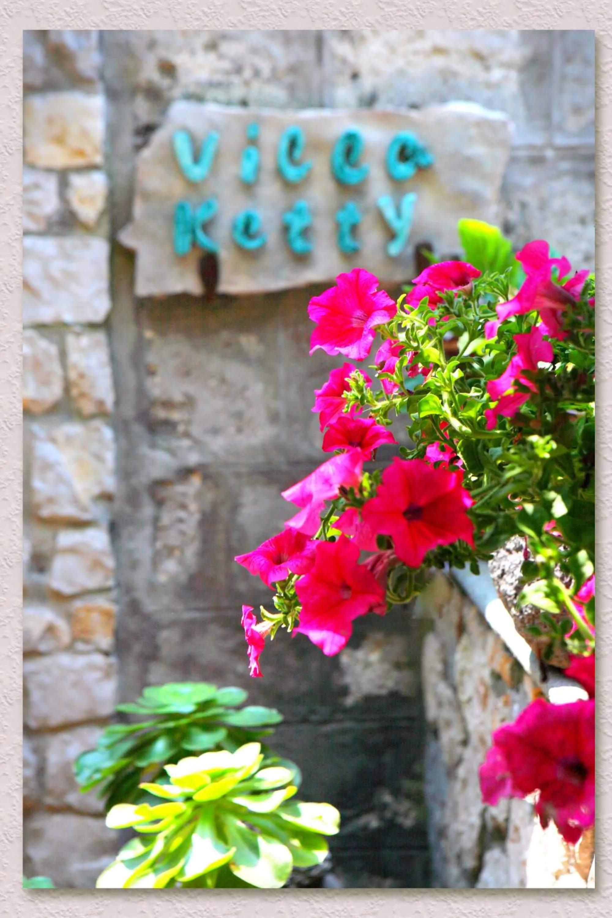 Spring in Villa Ketty Resort