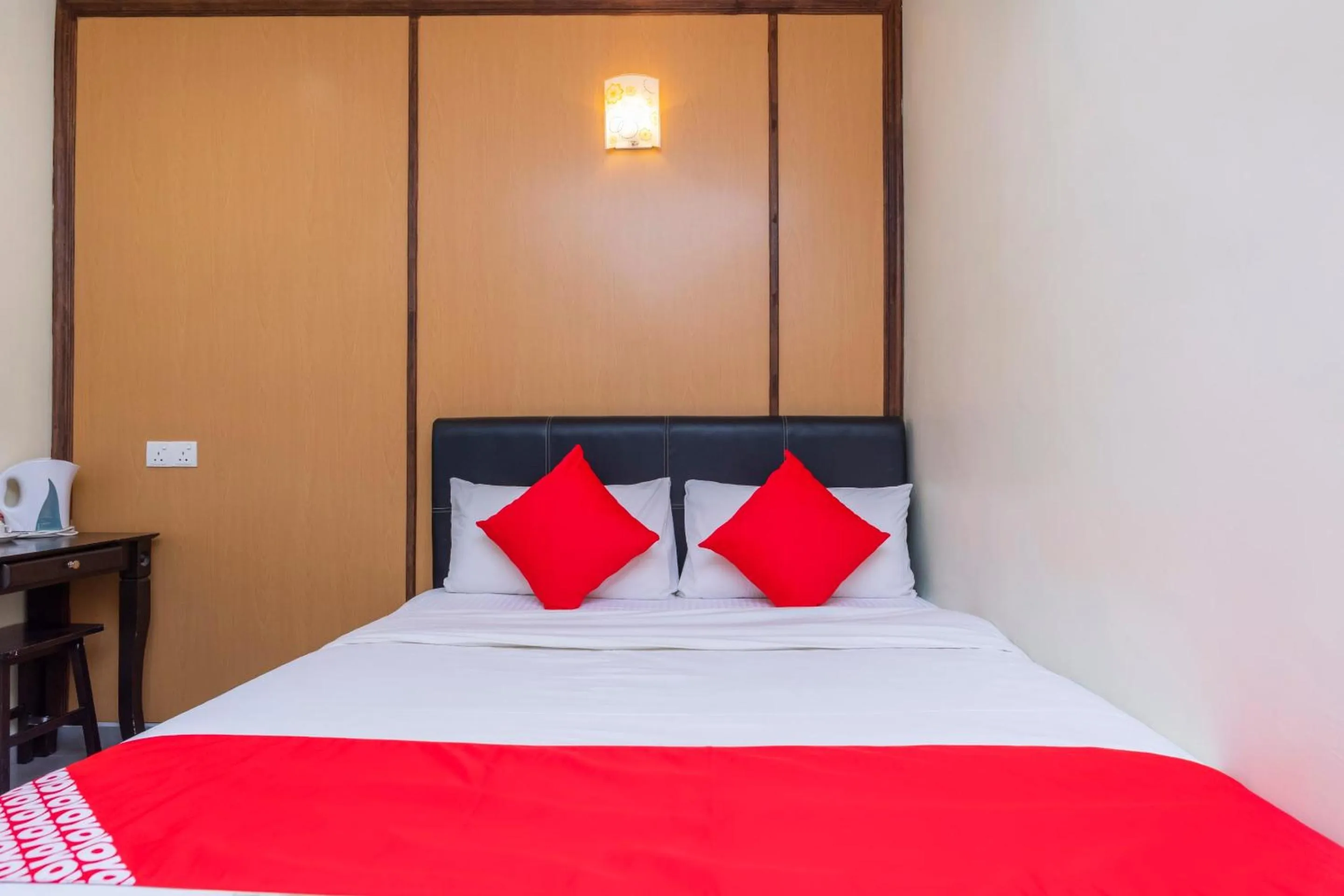Bedroom, Bed in Muar City Hotel