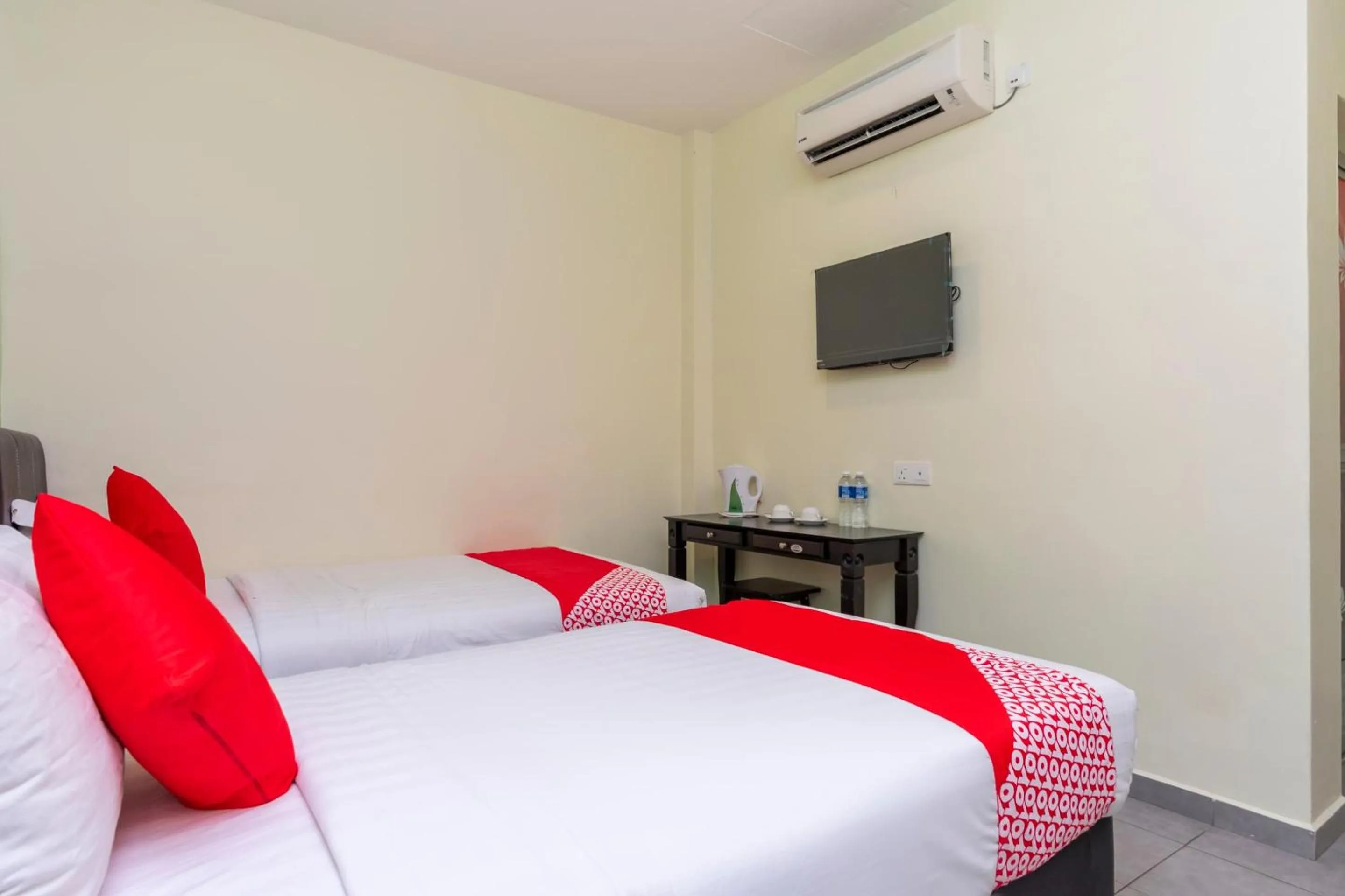 Bedroom, Bed in Muar City Hotel
