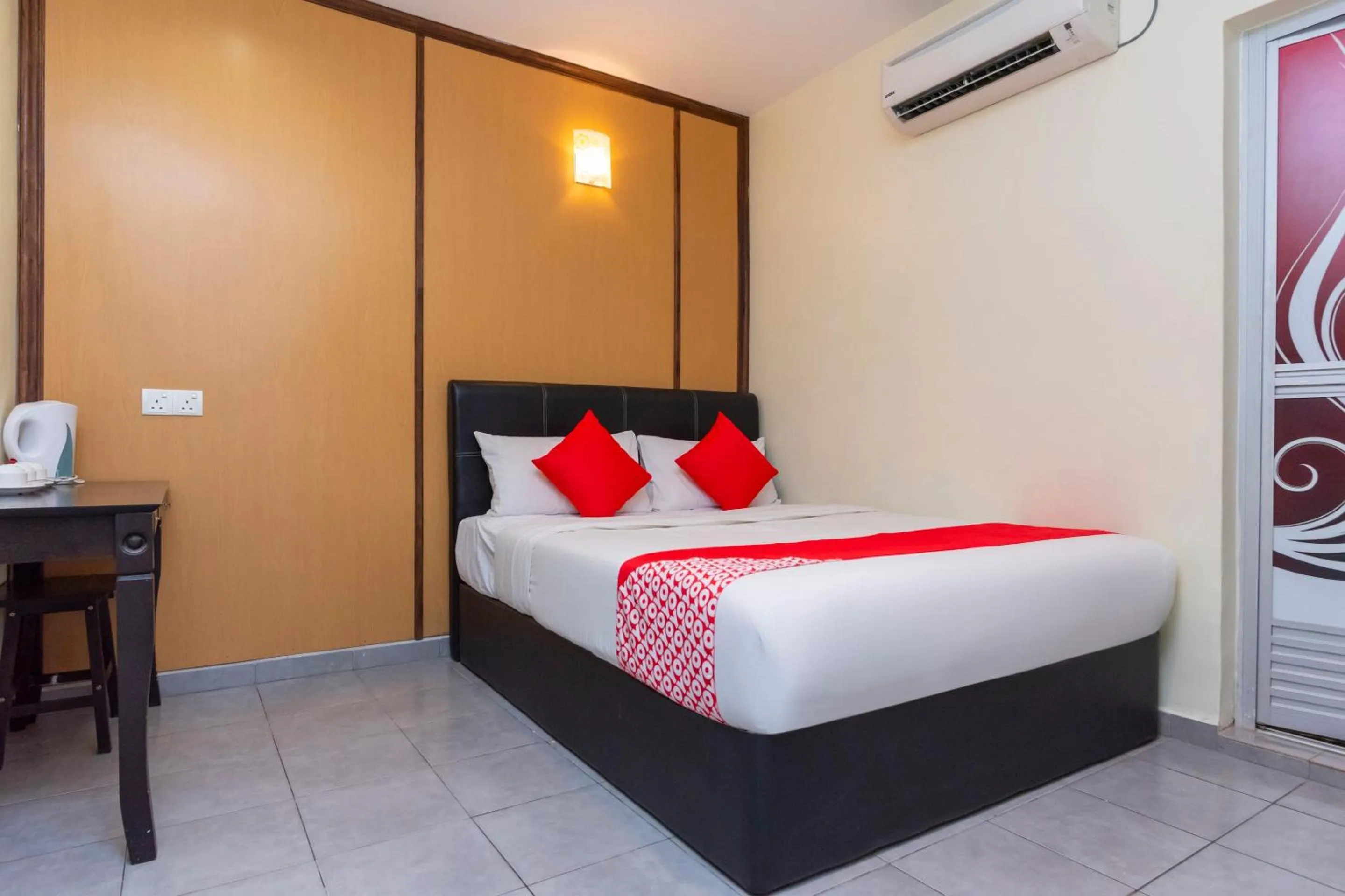Bedroom, Bed in Muar City Hotel
