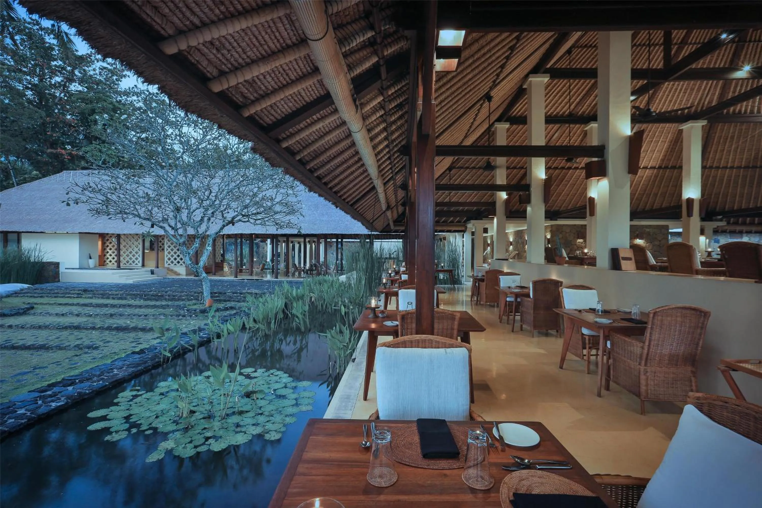 Restaurant/places to eat in Alila Manggis