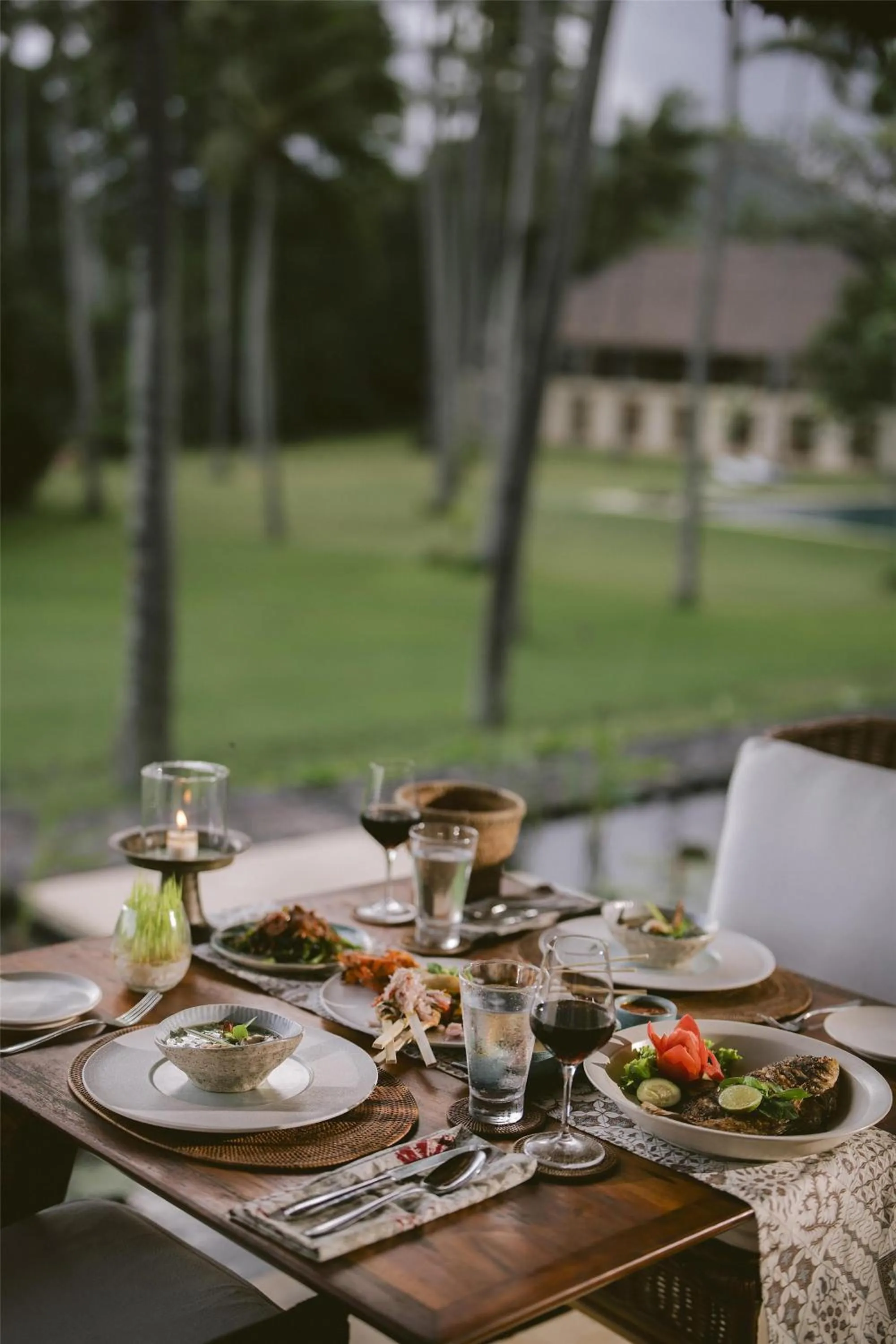 Restaurant/places to eat in Alila Manggis