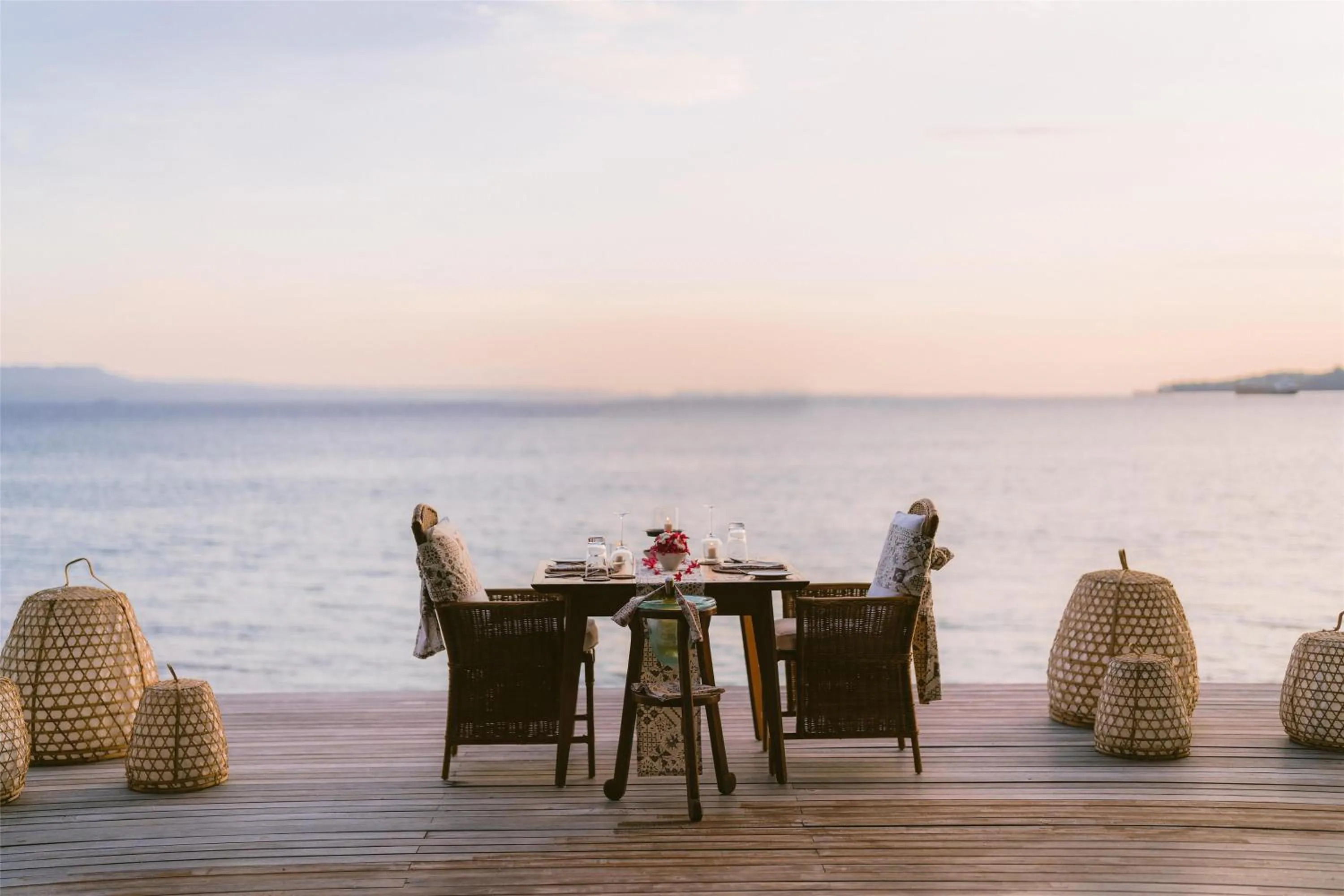 Restaurant/places to eat in Alila Manggis