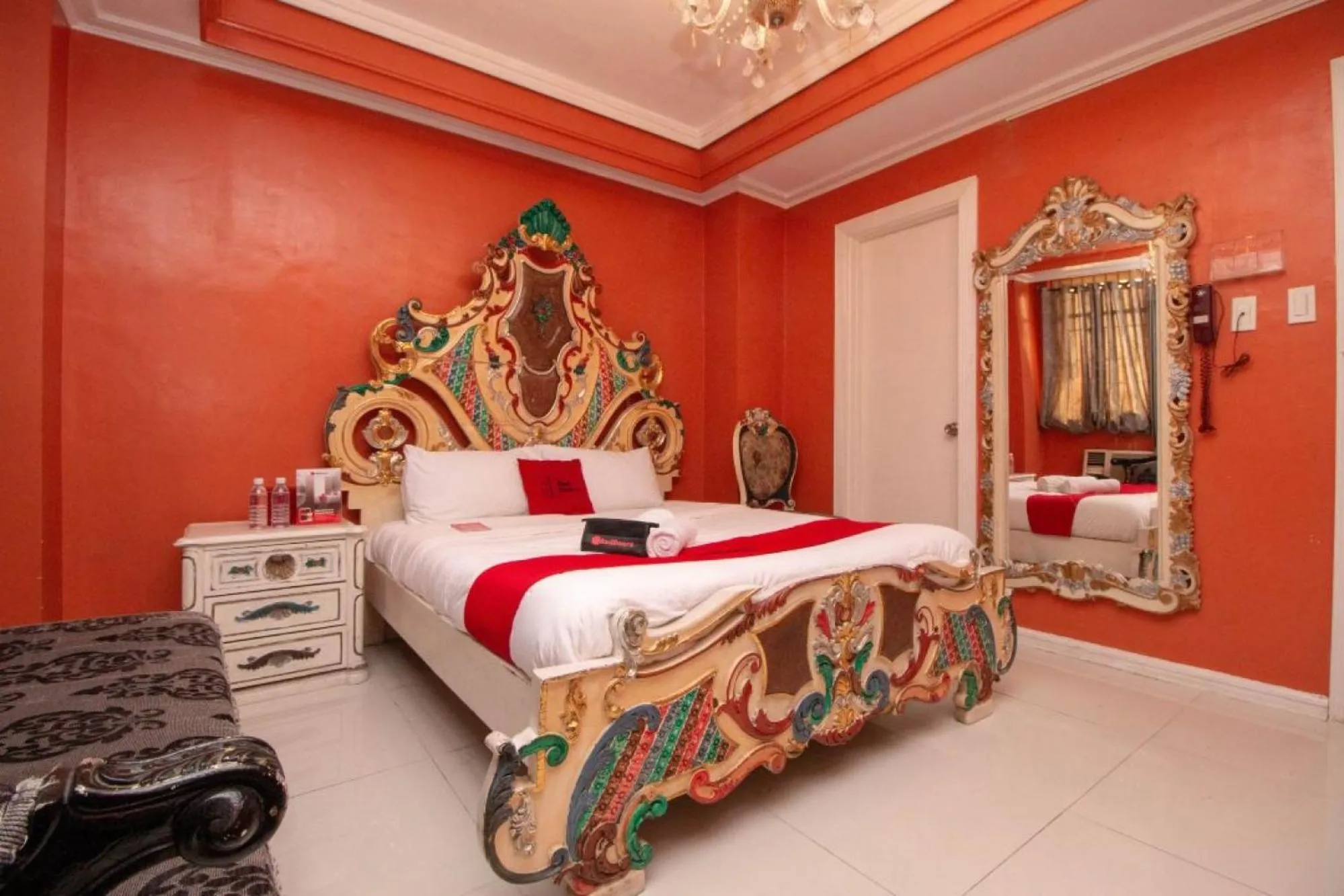 Bed in RedDoorz at Manila Venetian Hotel