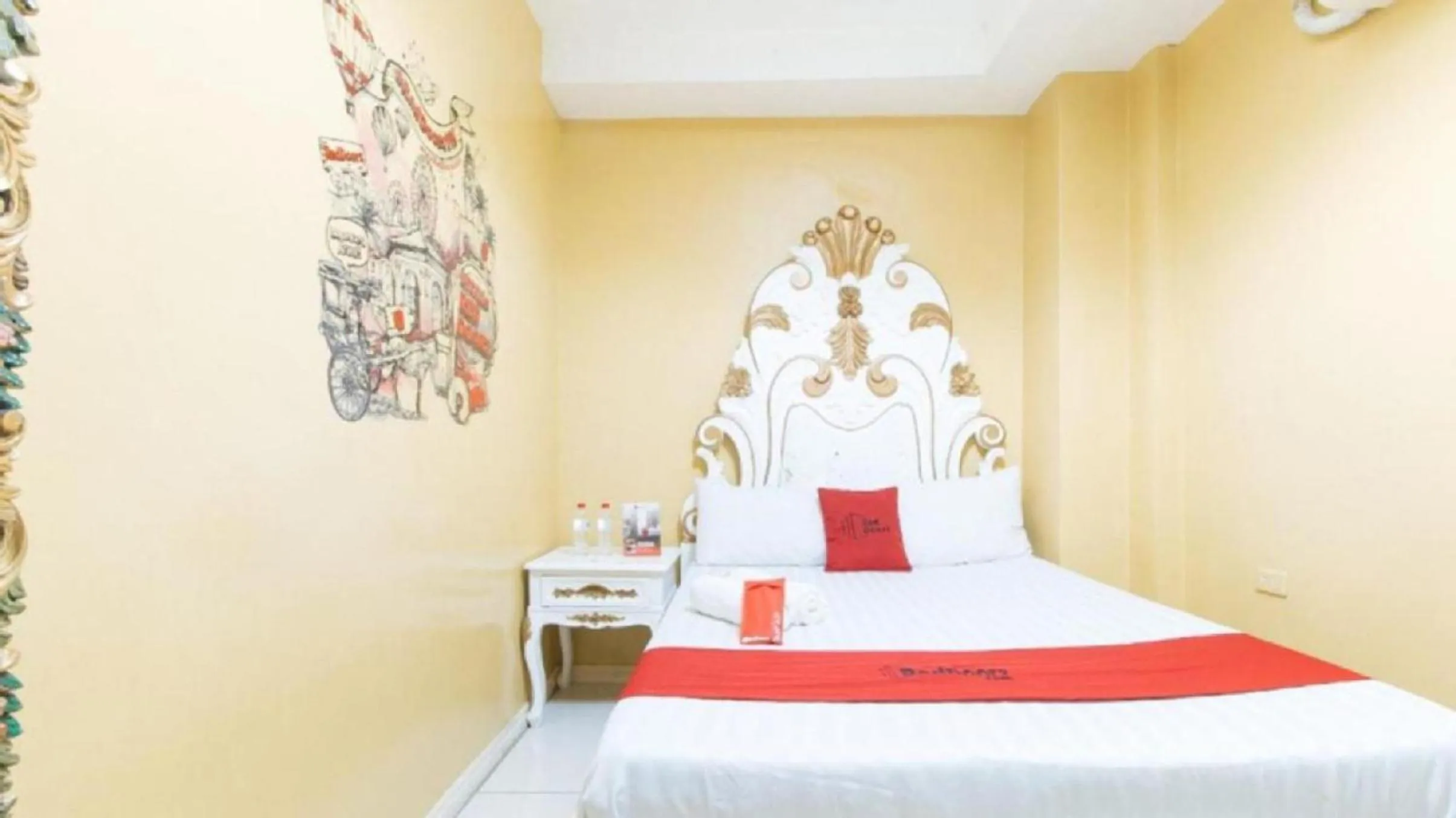 Photo of the whole room in RedDoorz at Manila Venetian Hotel