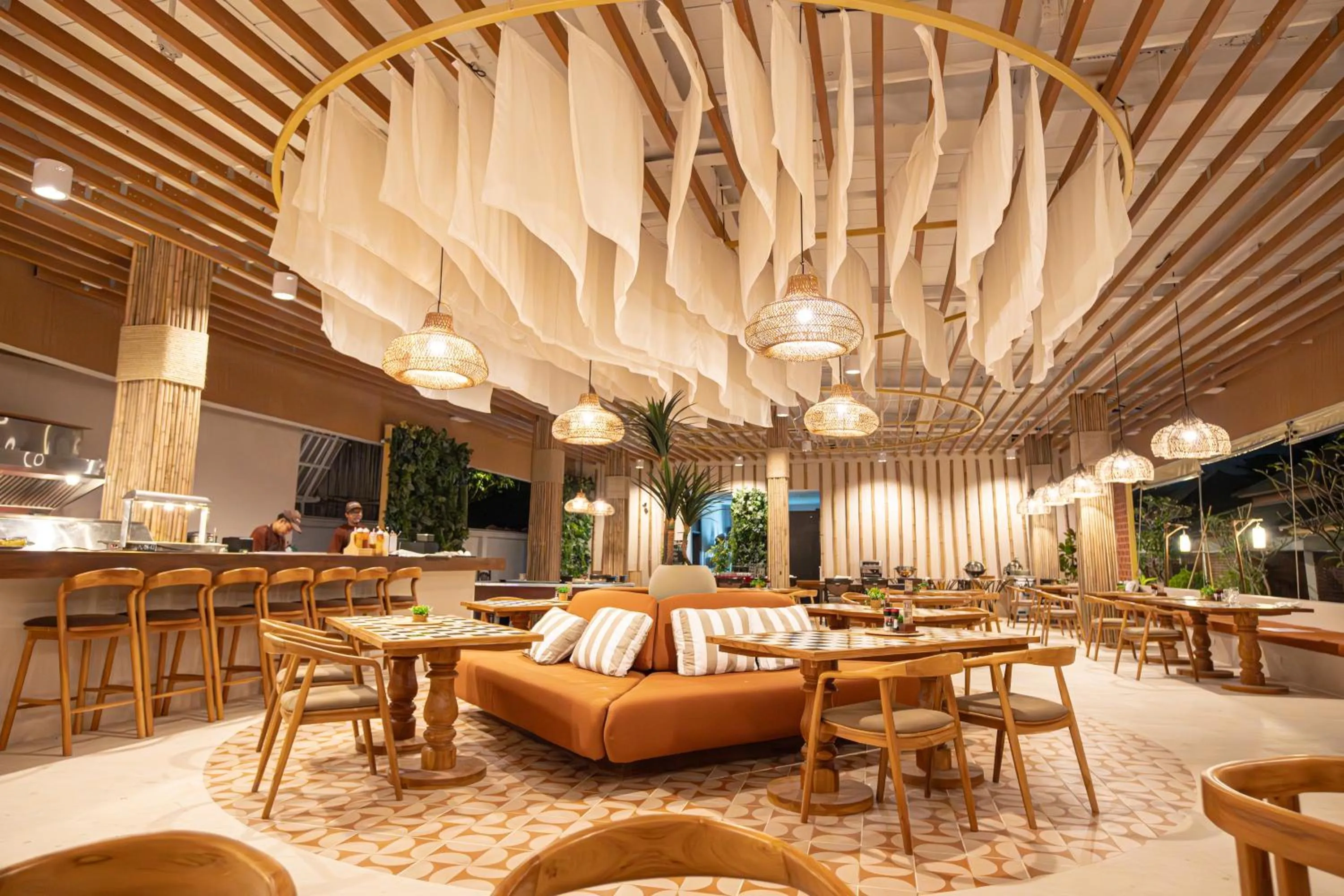 Restaurant/places to eat in Al's Resort