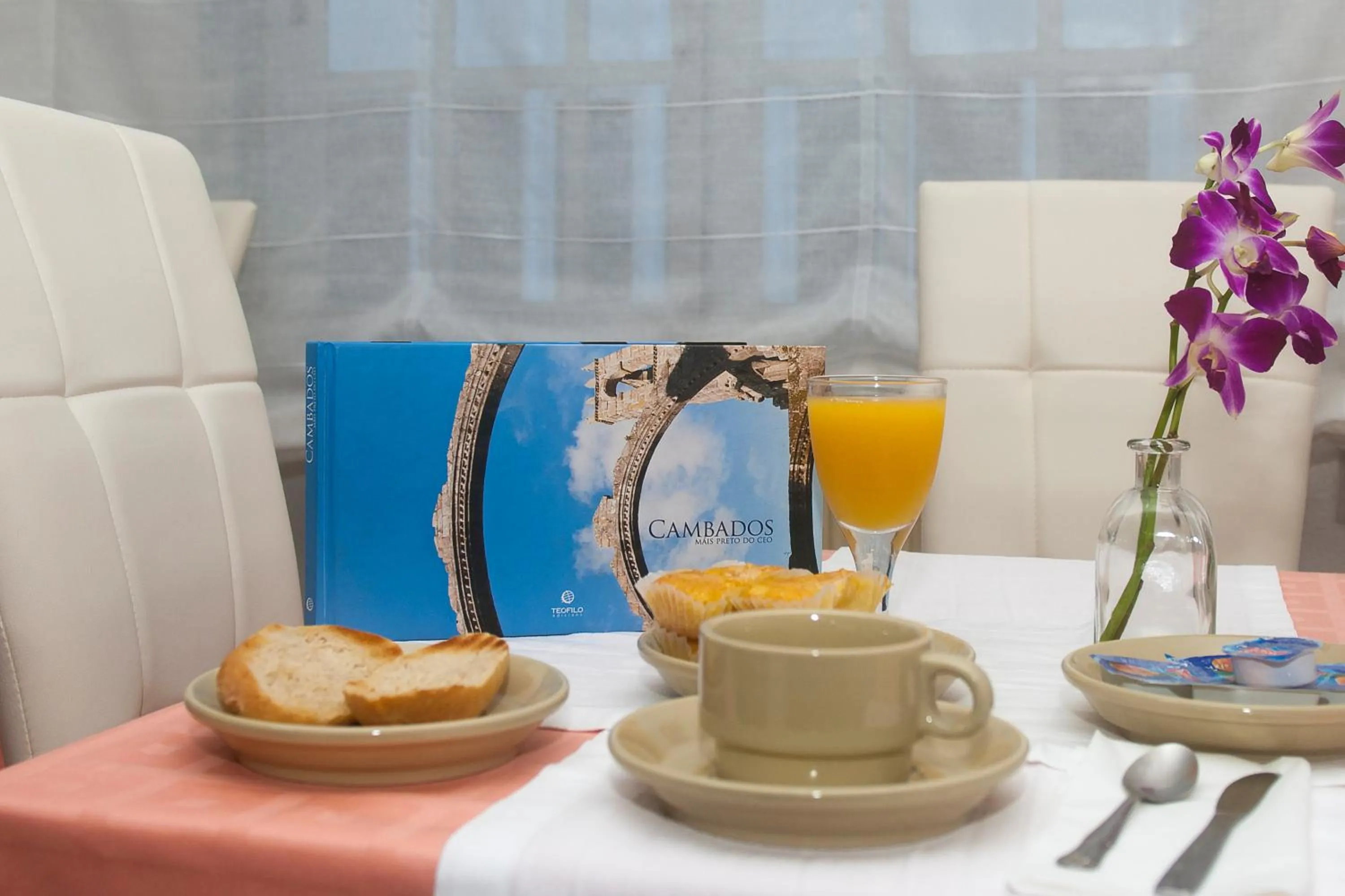 Dining area in Hotel El Duende