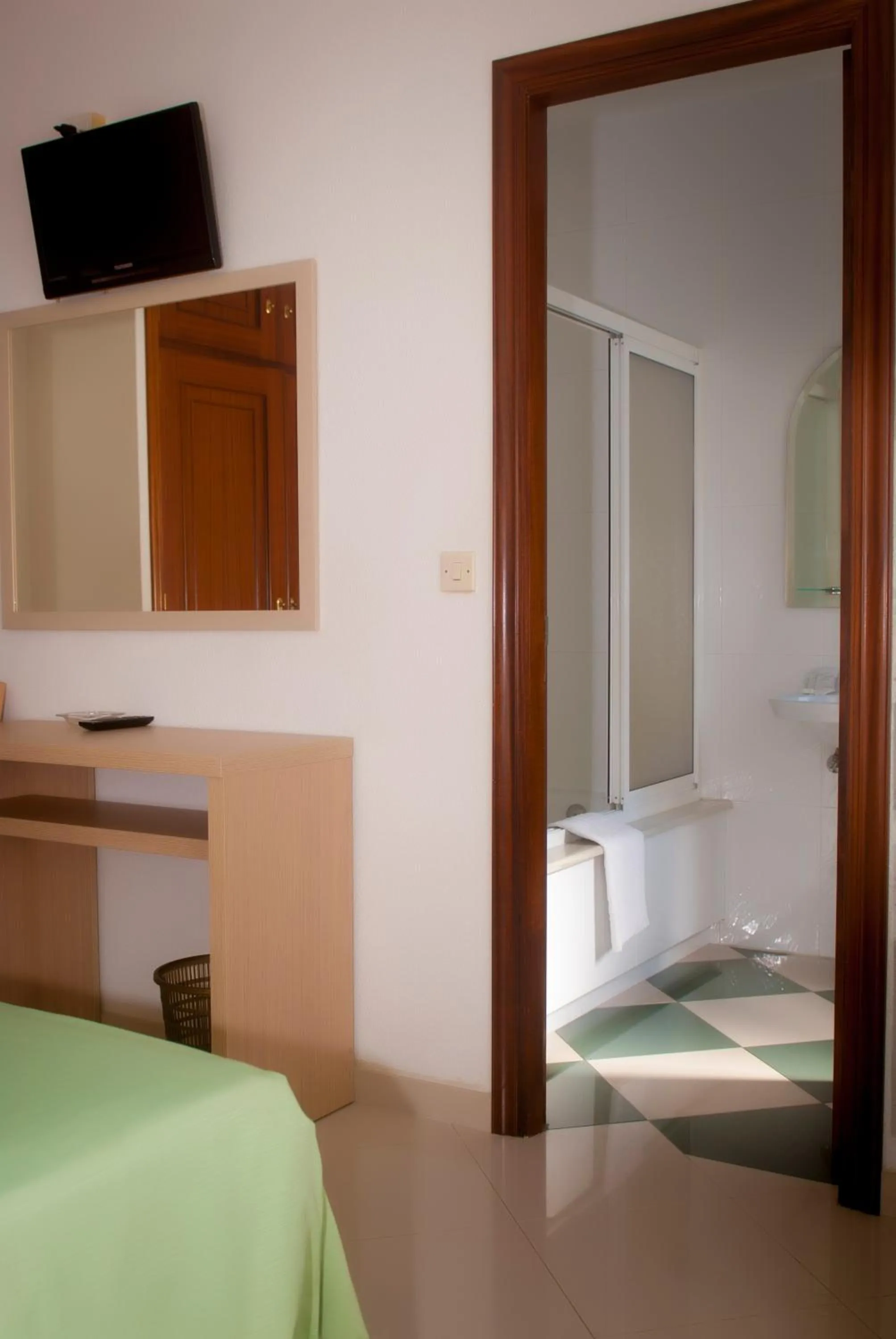 Photo of the whole room in Hotel El Duende