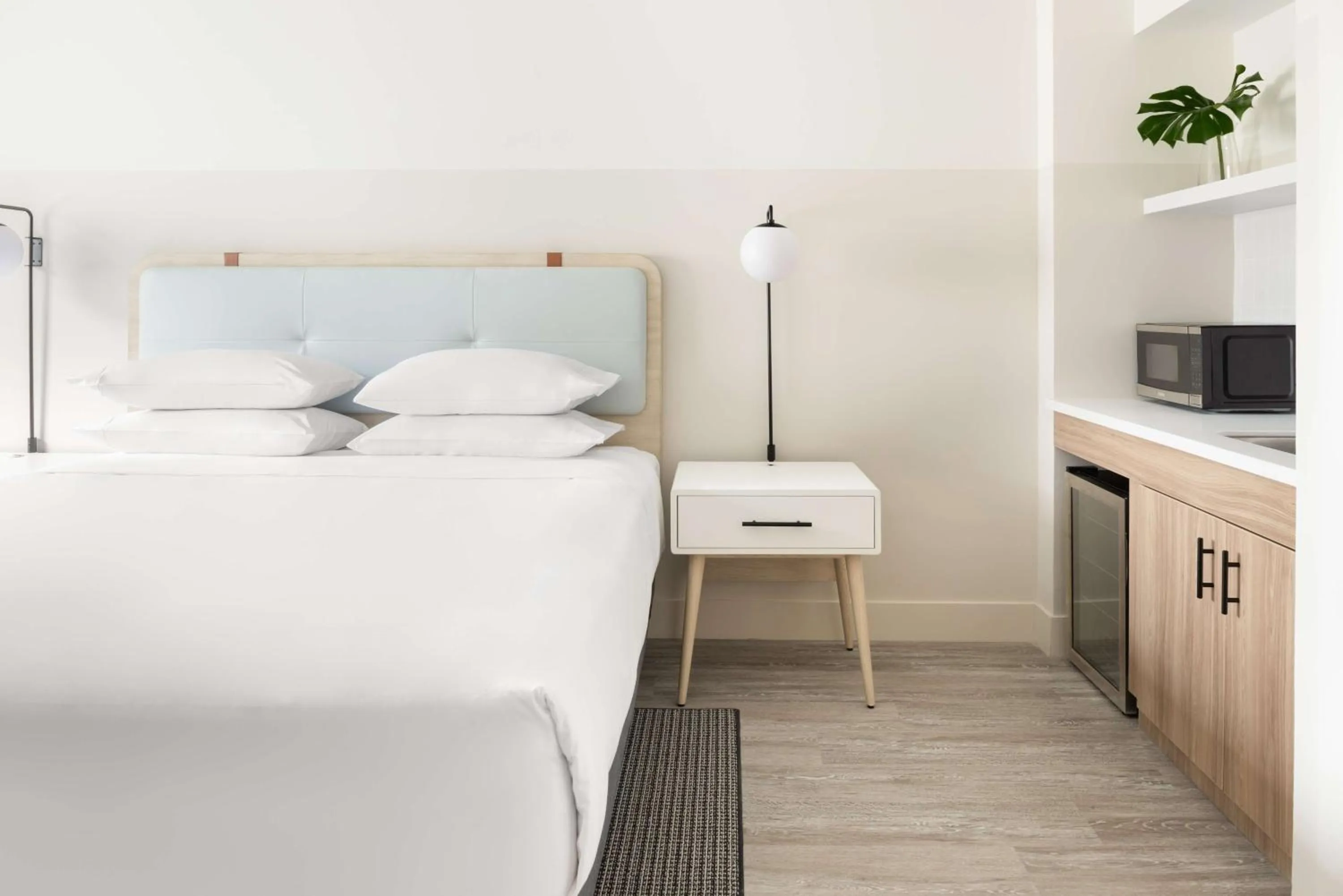 Bed in Hampton by Hilton Grand Cayman Seven Mile Beach