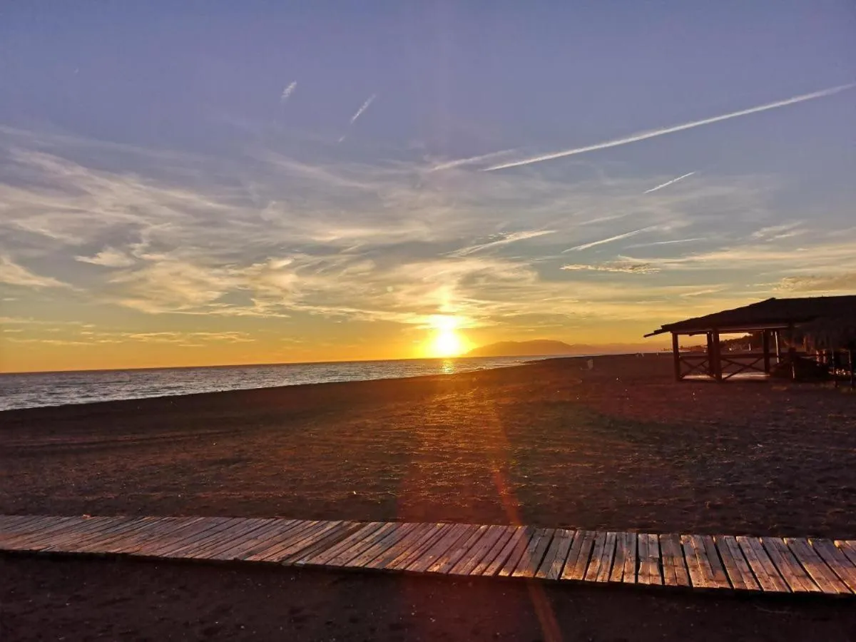 Espectacular residencial en 1a linea con piscina