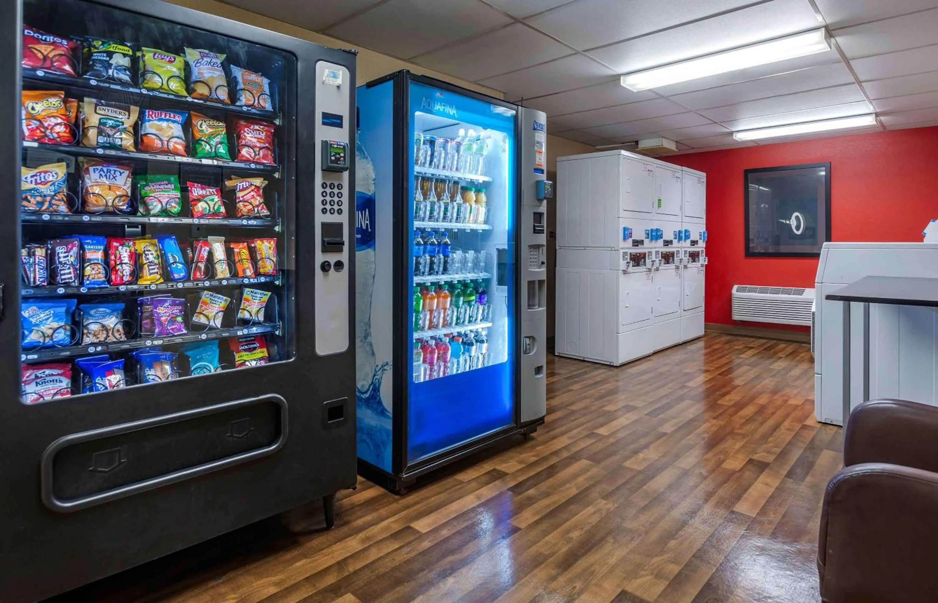 Property building in Extended Stay America Suites - Edison - Raritan Center