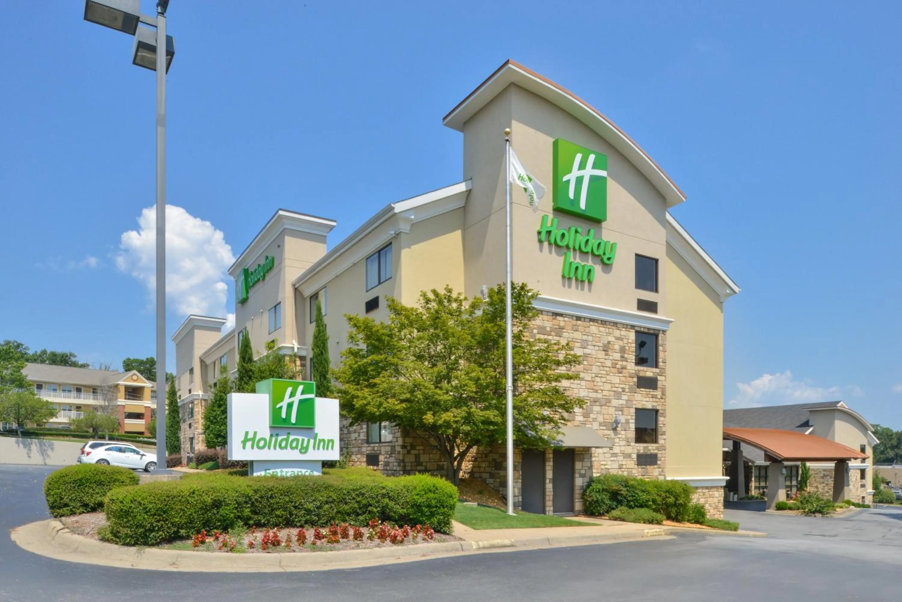 Property building in Holiday Inn Little Rock West - Chenal Pkwy, an IHG Hotel