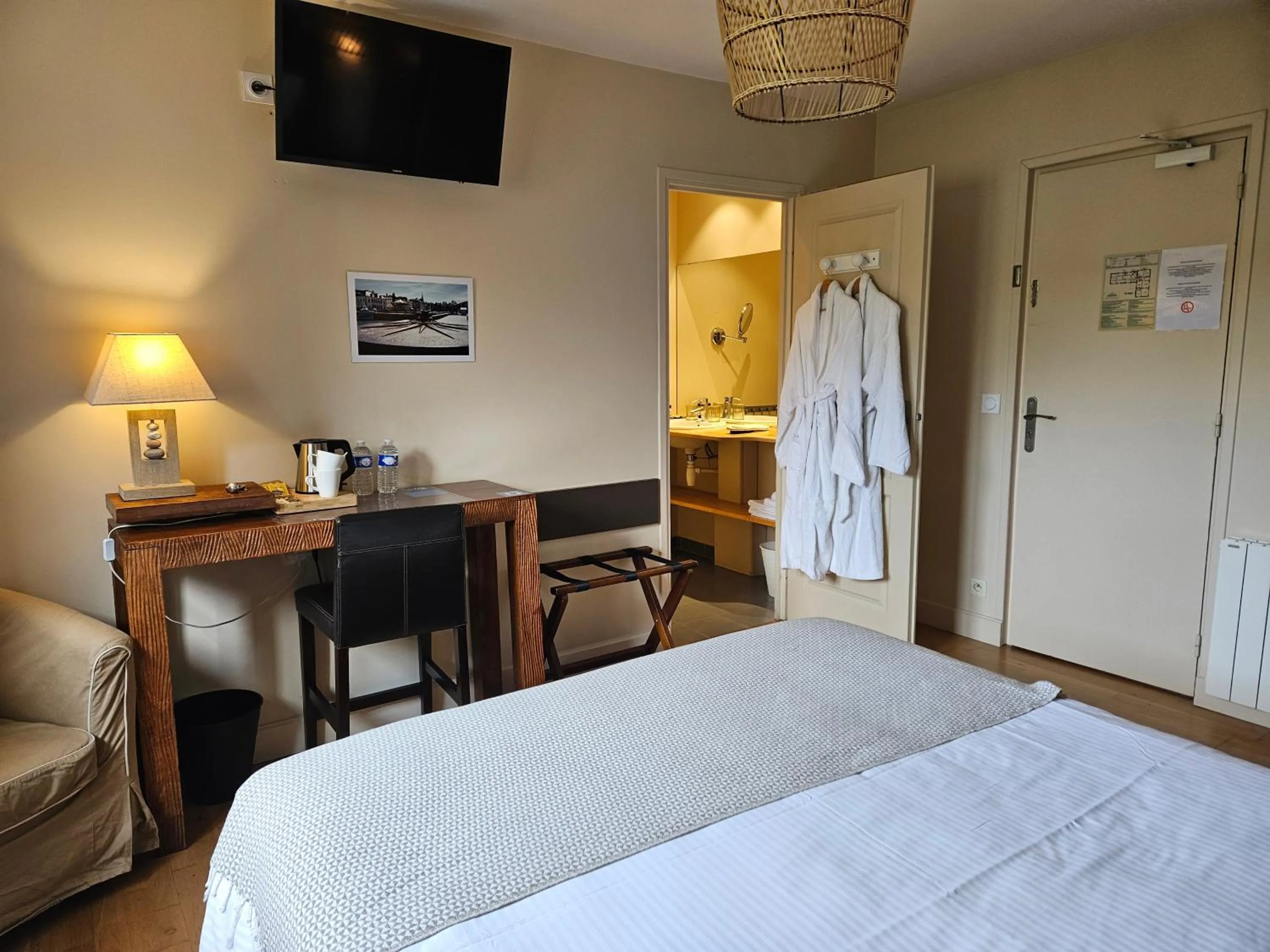 Photo of the whole room, Bed in La Fraîchette-Hôtel & Spa