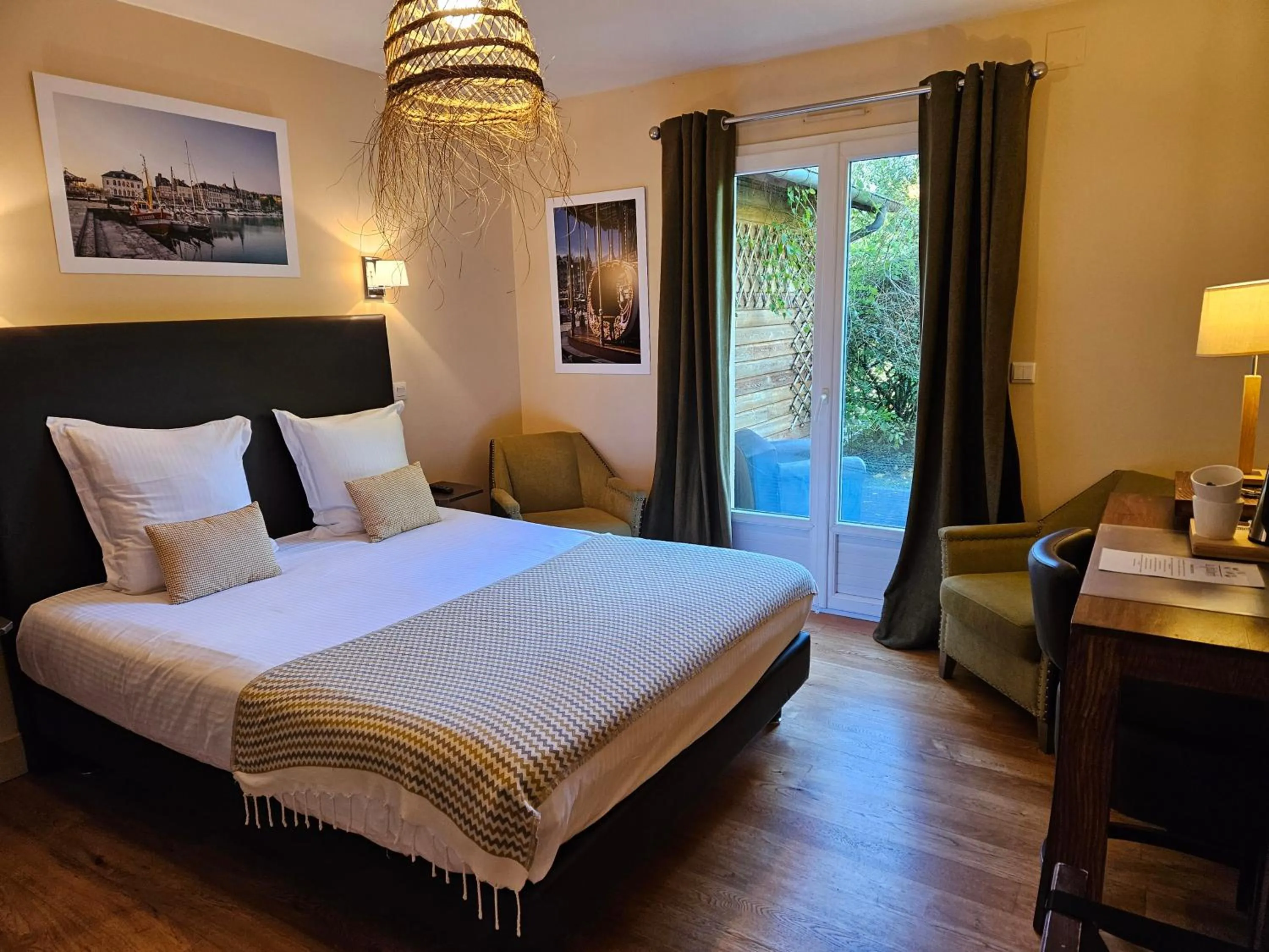 Photo of the whole room, Bed in La Fraîchette-Hôtel & Spa