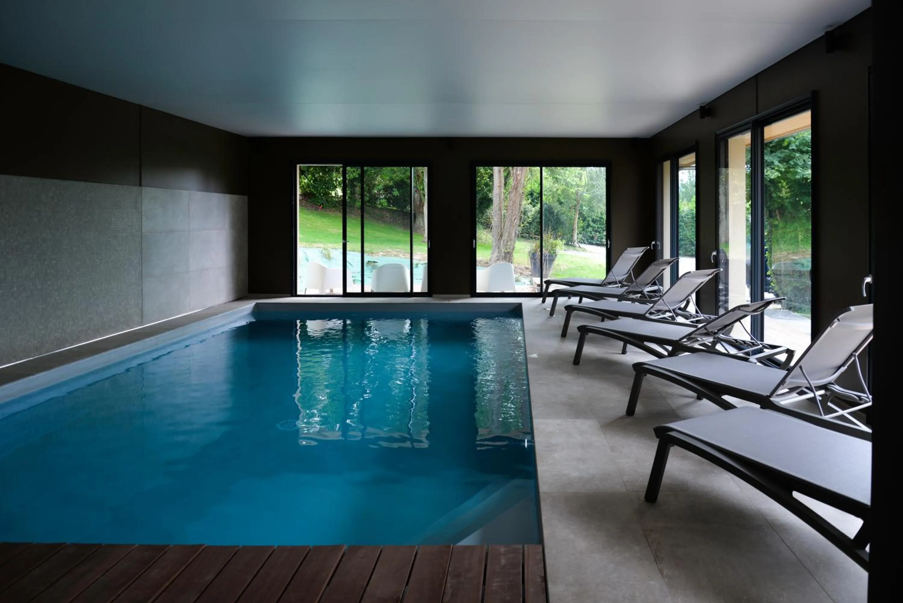 Swimming pool in La Fraîchette-Hôtel & Spa