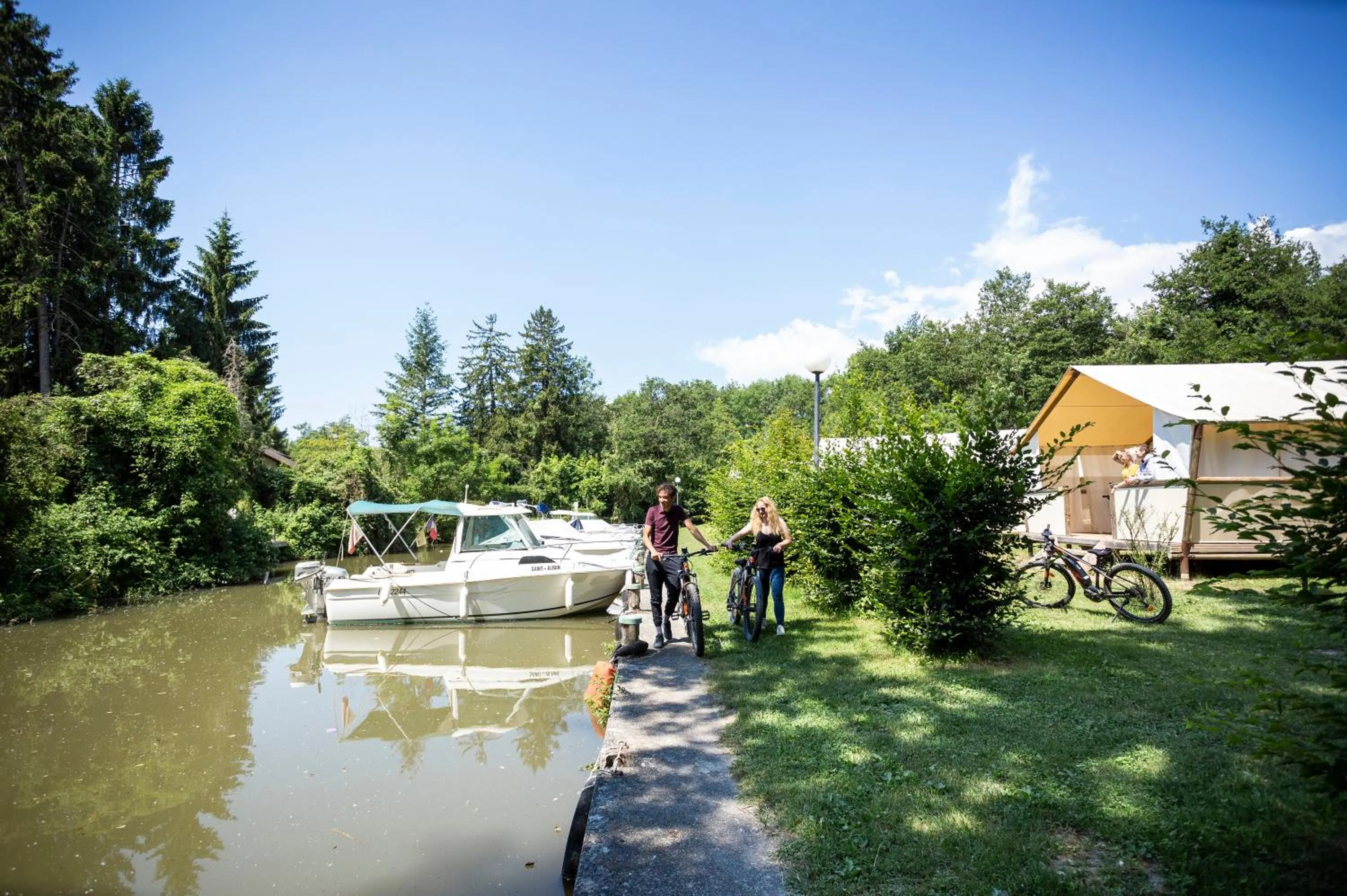 Natural landscape in Camping La Pinède