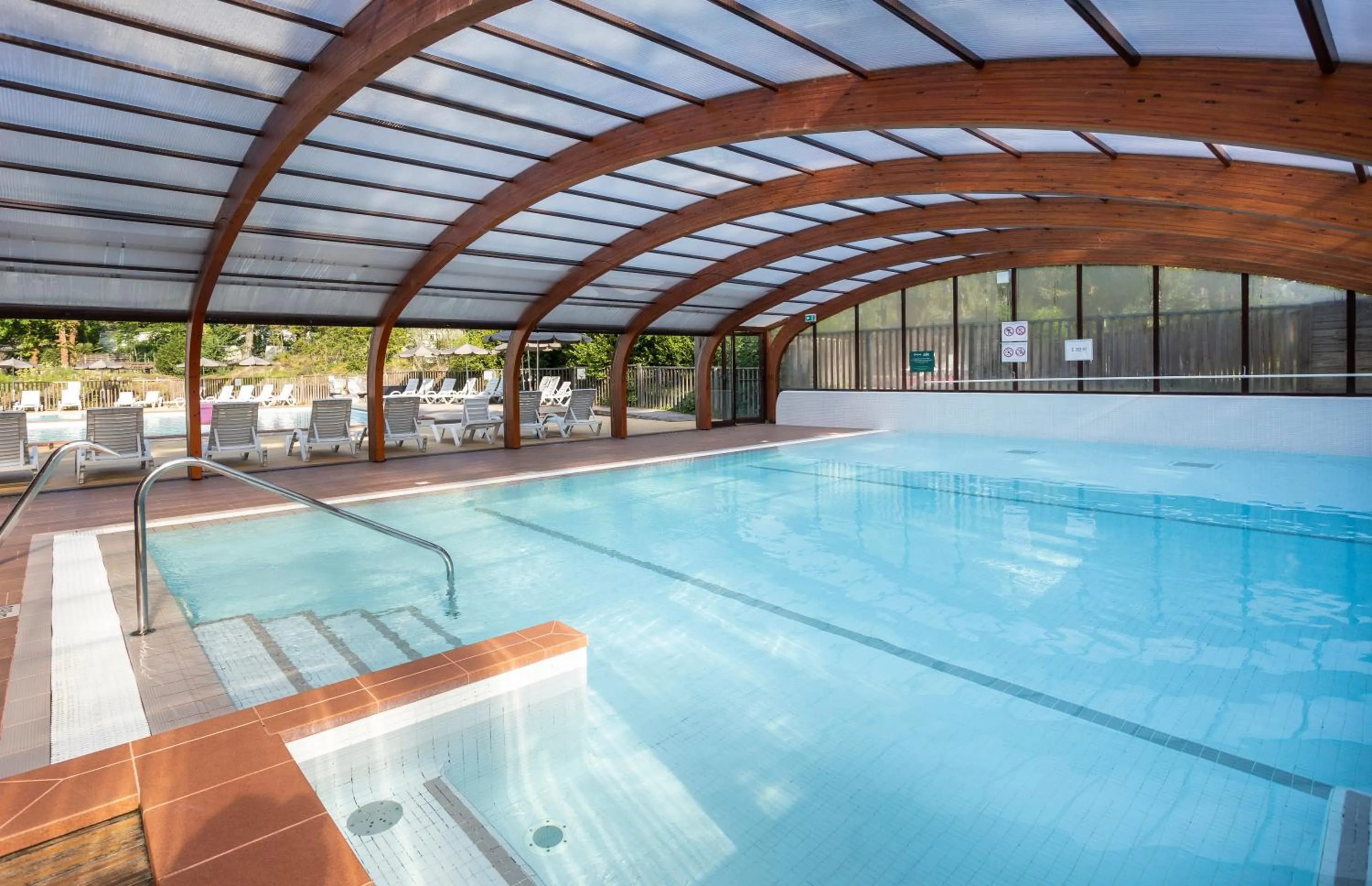 Pool view in Camping La Pinède