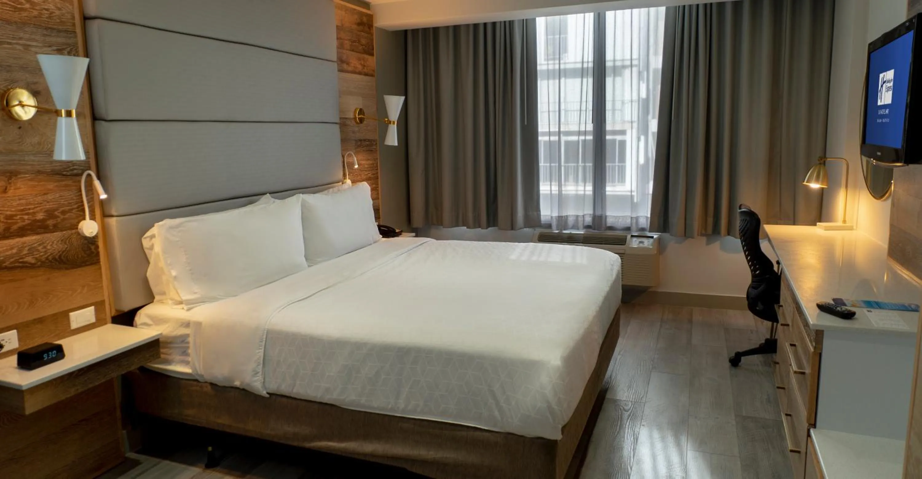 Bed in Holiday Inn Express San Juan Condado by IHG