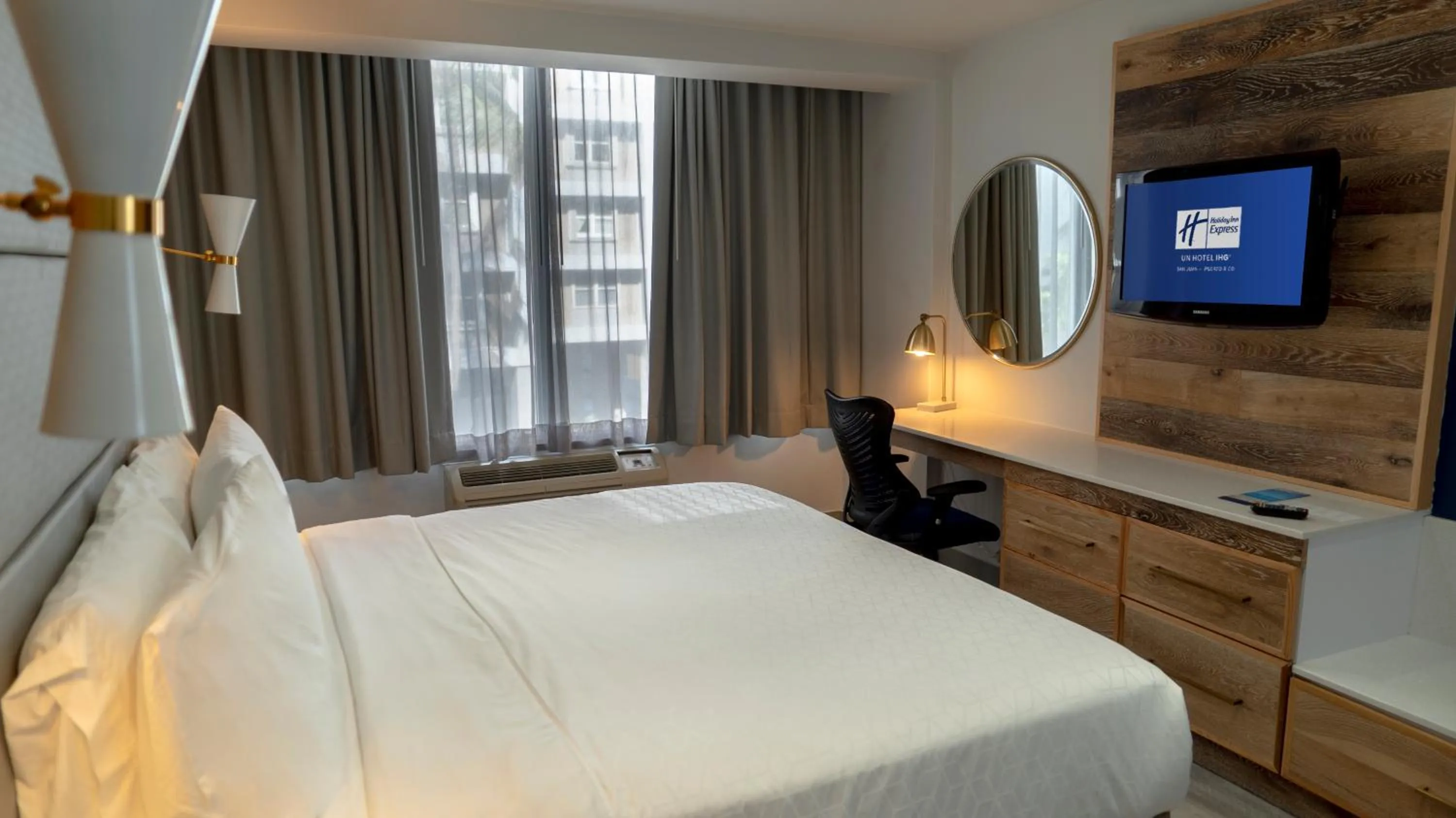 Bed in Holiday Inn Express San Juan Condado by IHG