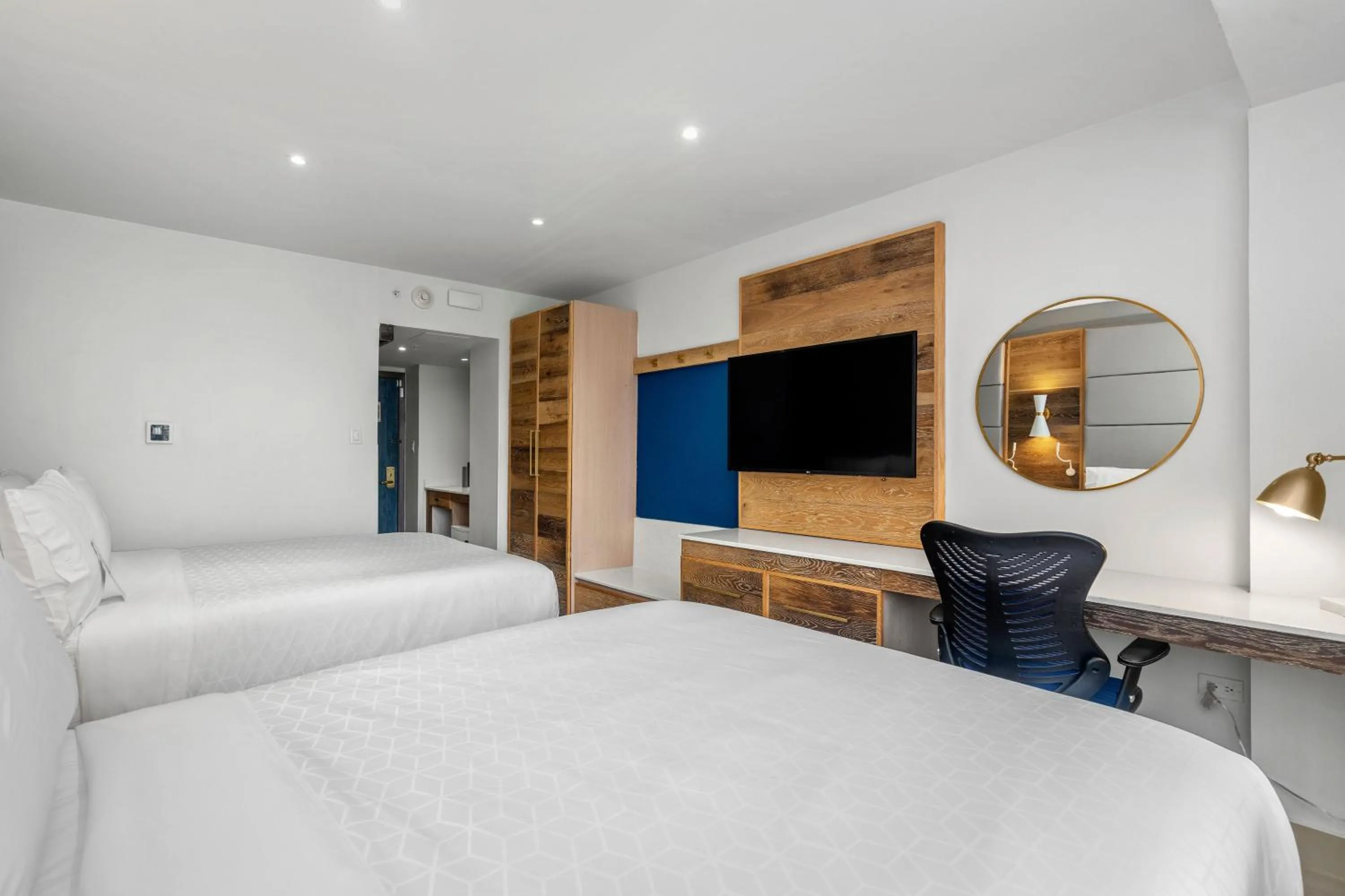 Photo of the whole room, Bed in Holiday Inn Express San Juan Condado by IHG