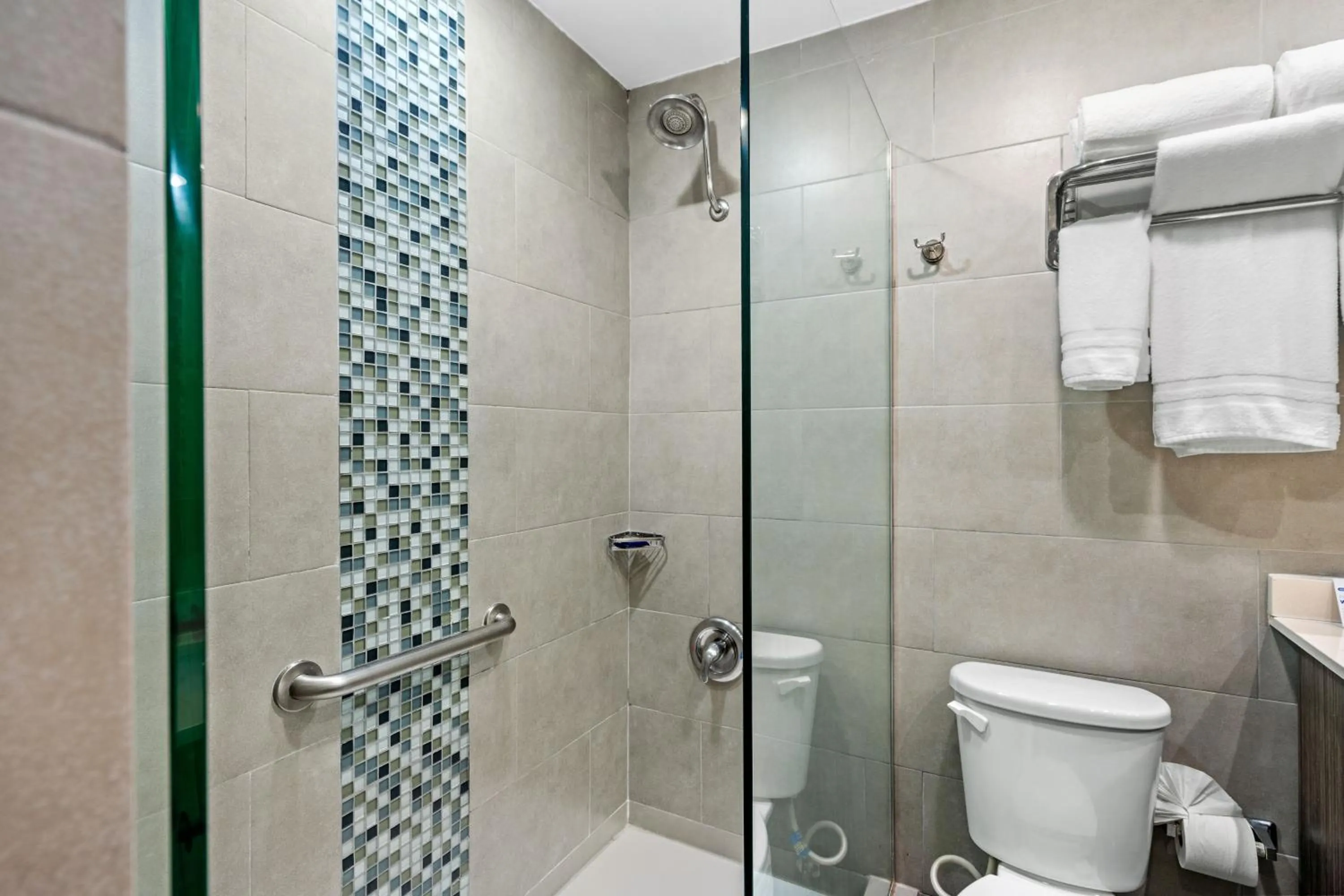 Shower in Holiday Inn Express San Juan Condado by IHG