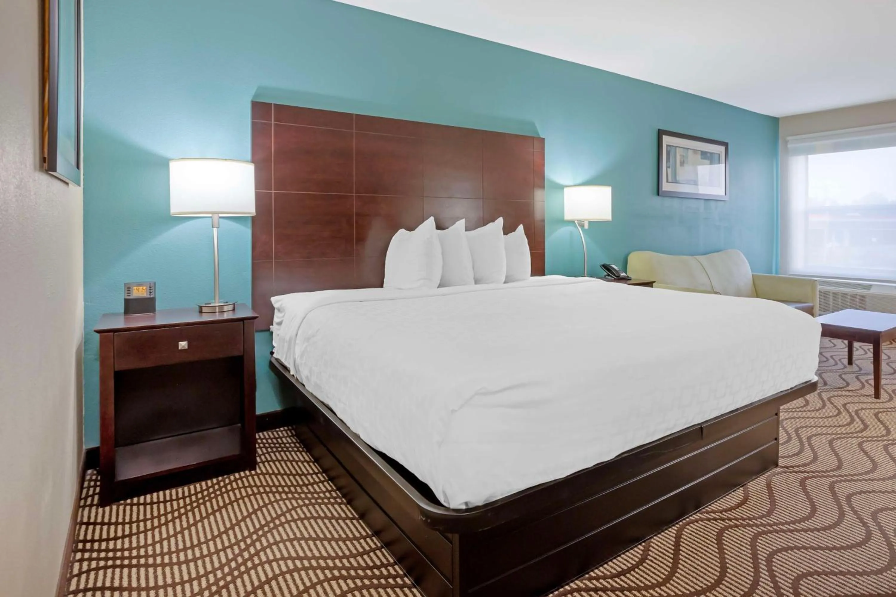 Bedroom, Bed in Best Western Plus Lonoke Hotel