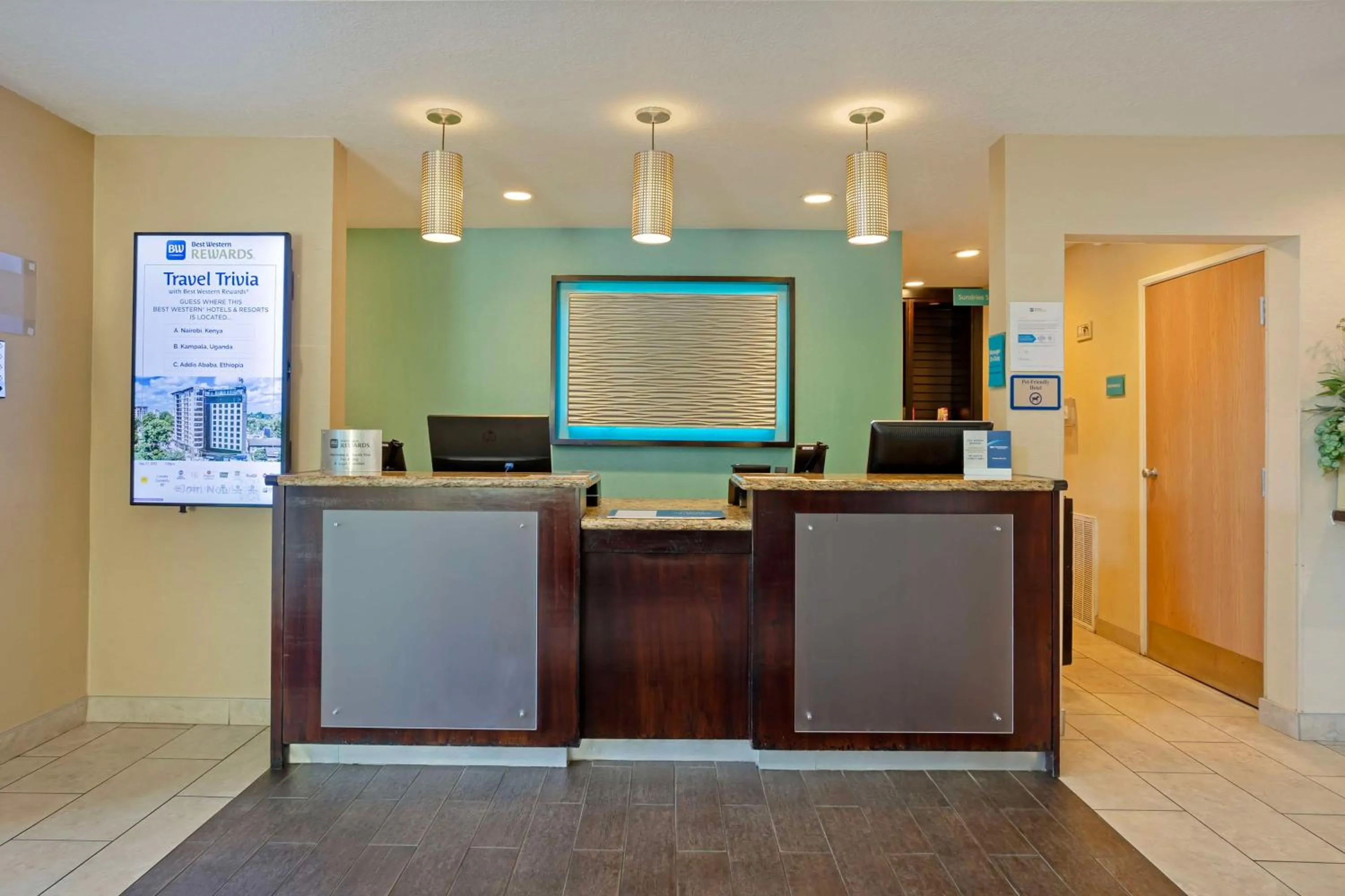 Lobby or reception in Best Western Plus Lonoke Hotel