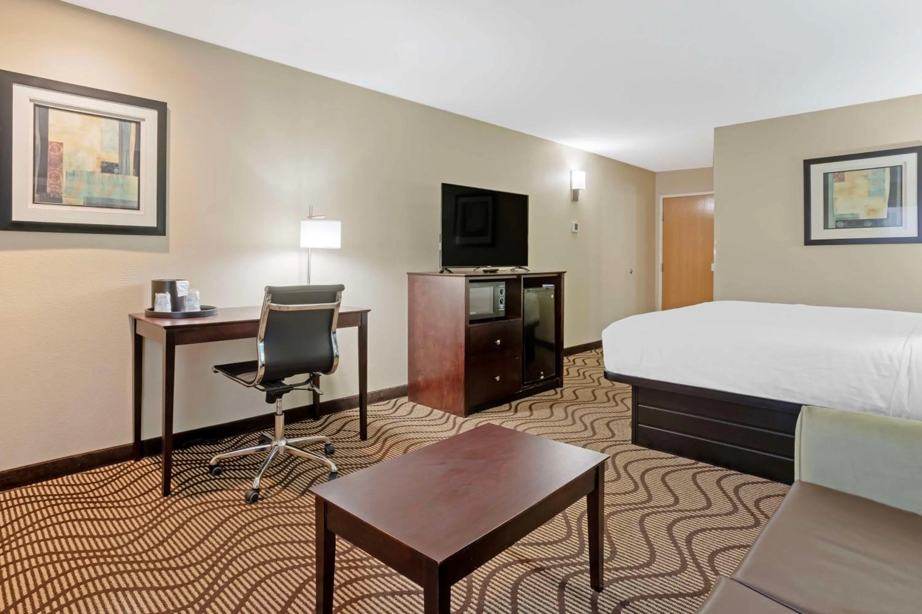 Bedroom, Bed in Best Western Plus Lonoke Hotel