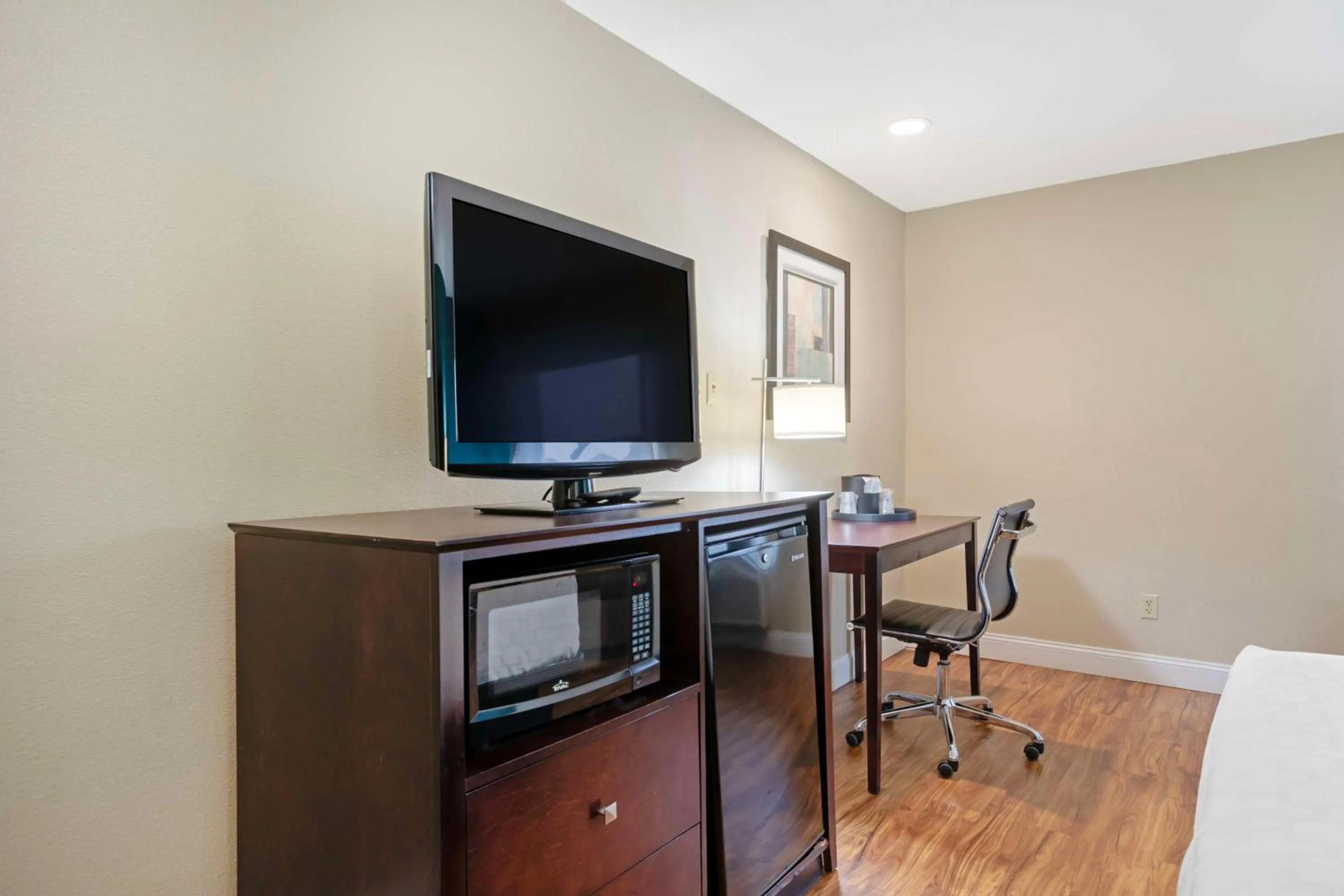 Bedroom in Best Western Plus Lonoke Hotel