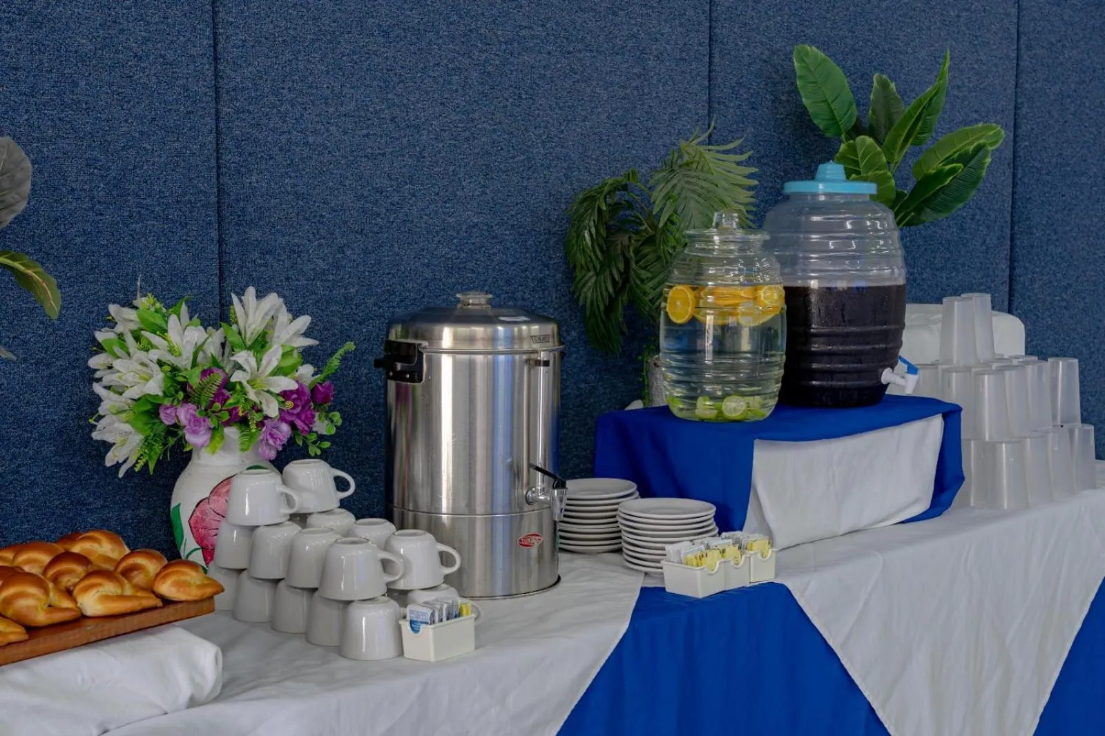 Buffet breakfast in Hotel Santa Cruz Huatulco