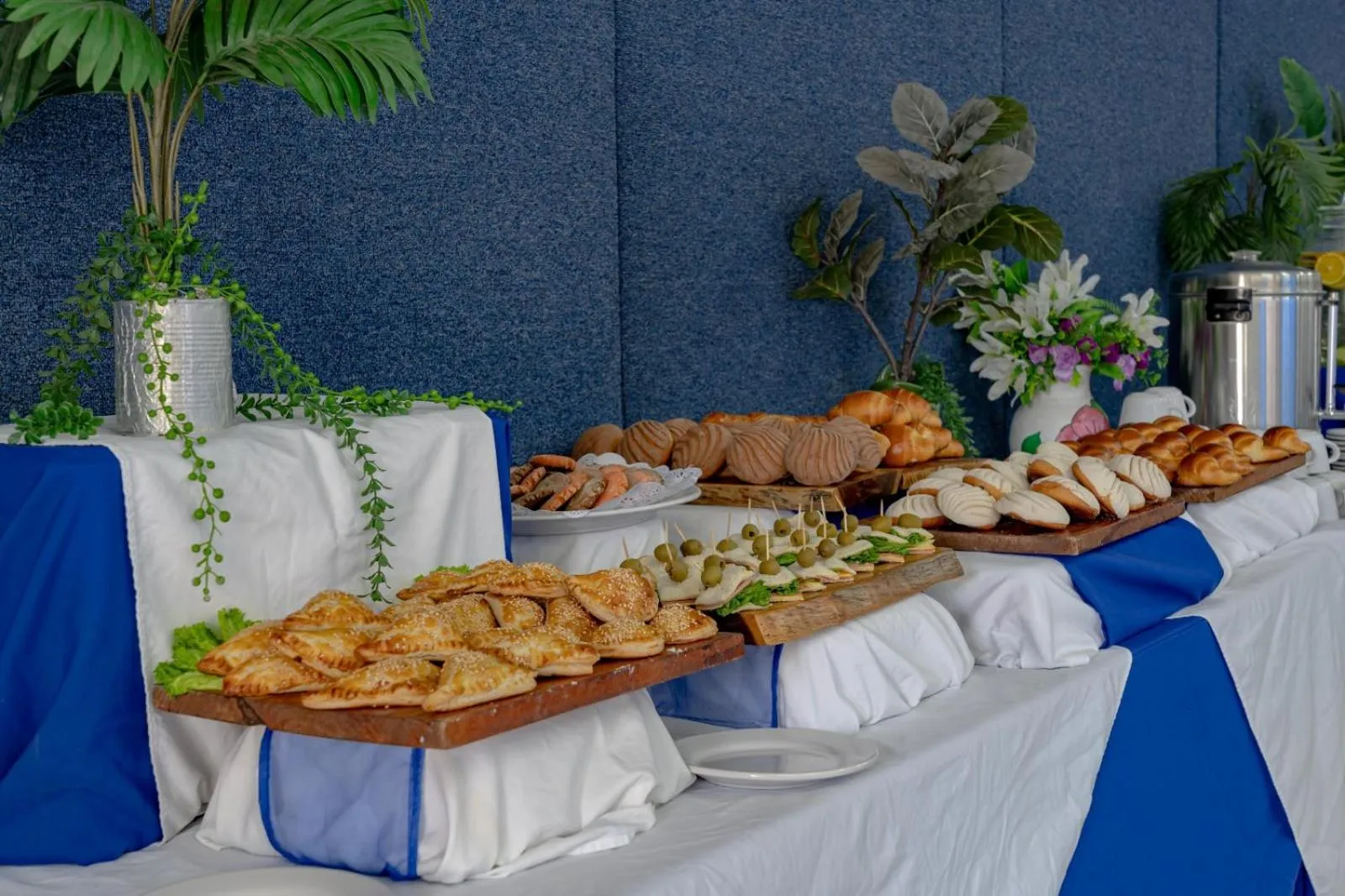 Buffet breakfast in Hotel Santa Cruz Huatulco