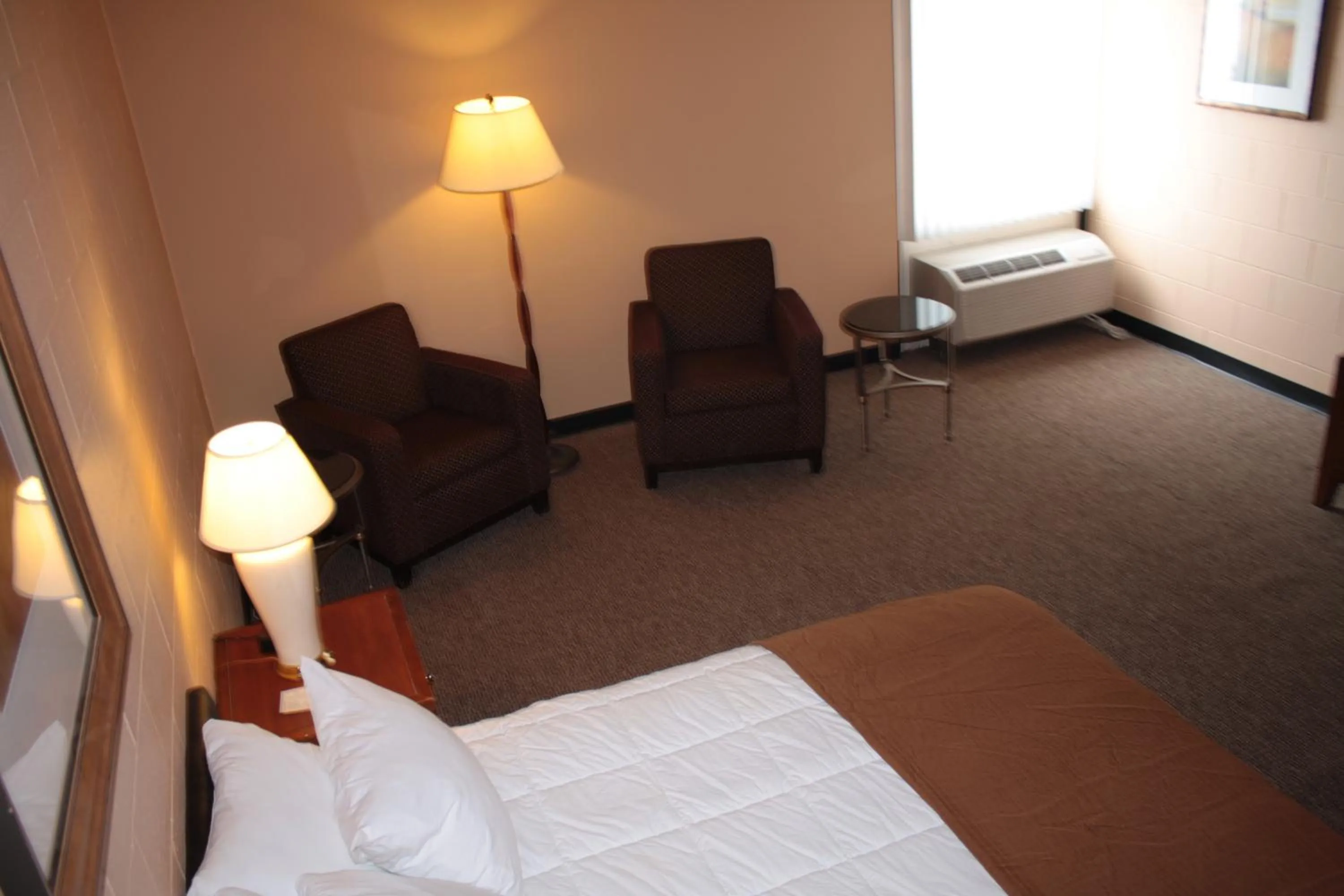 Bed in Sunlac Inn Lakota