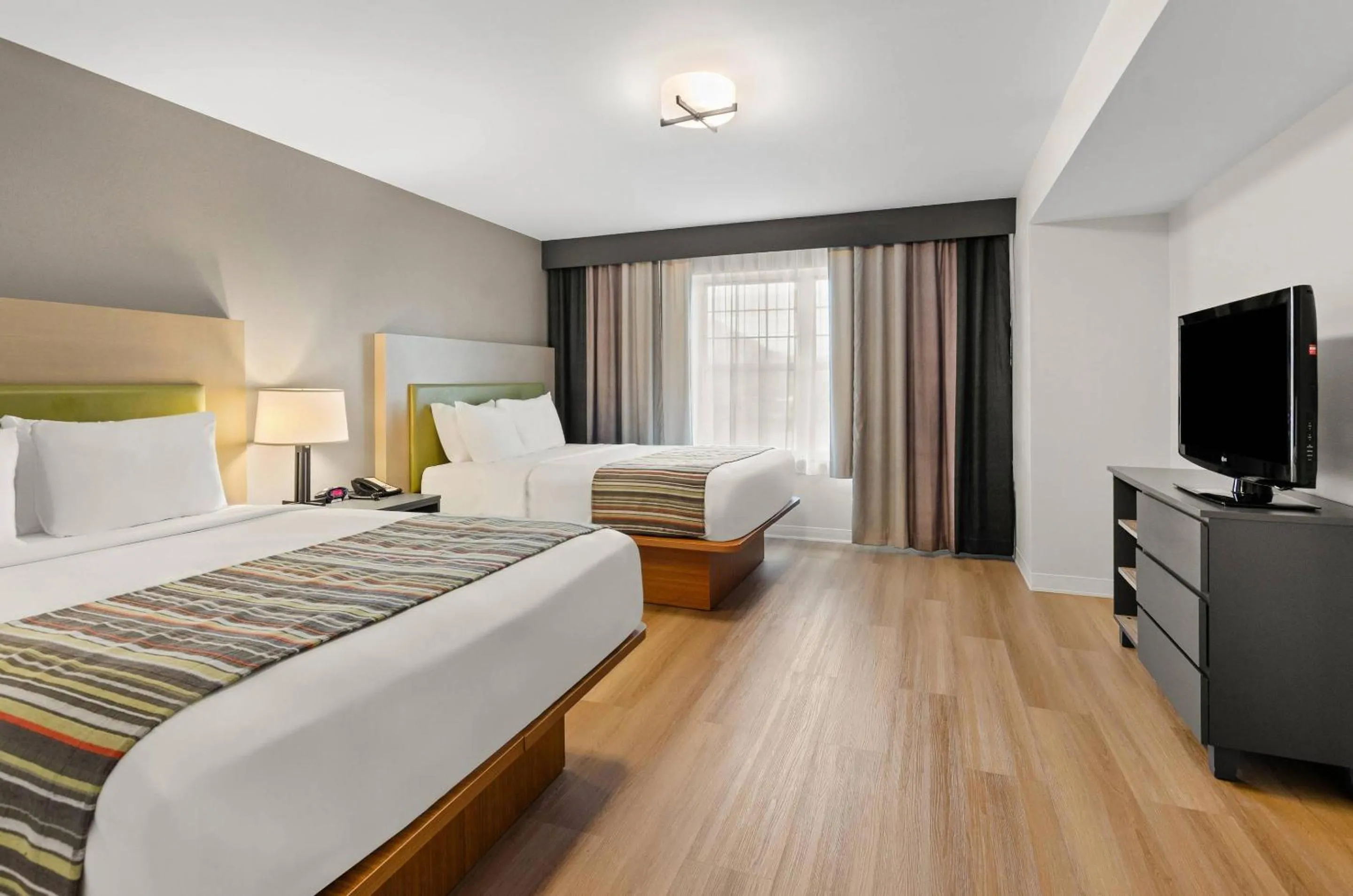 Bedroom, Bed in Country Inn & Suites by Radisson, Roanoke, VA