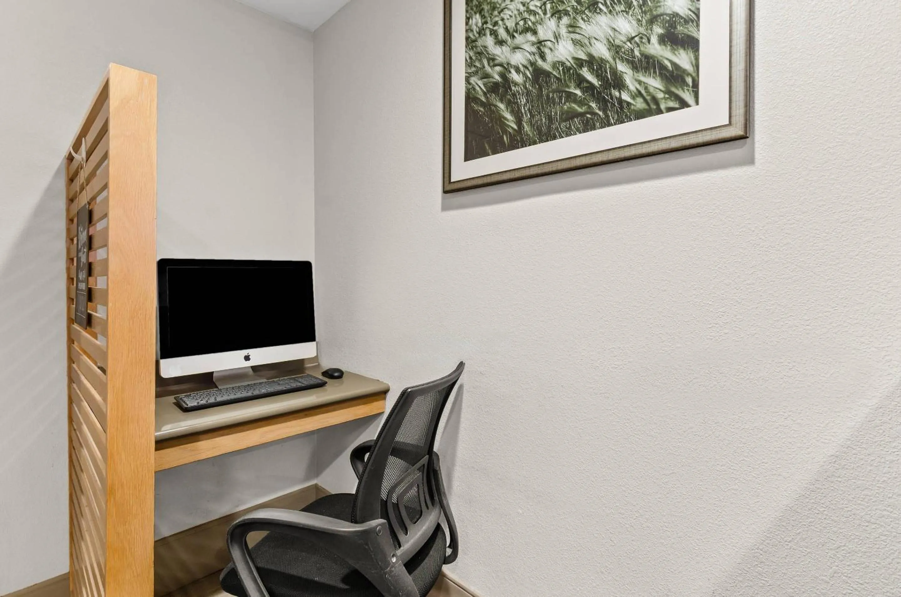 Business facilities in Country Inn & Suites by Radisson, Roanoke, VA