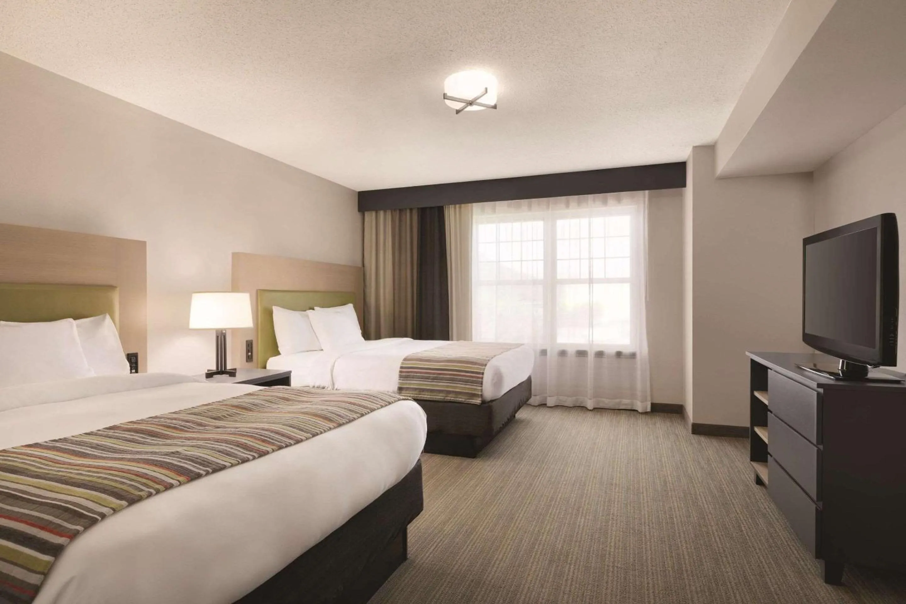 One-Bedroom Suite with Two Queen Beds in Country Inn & Suites by Radisson, Roanoke, VA
