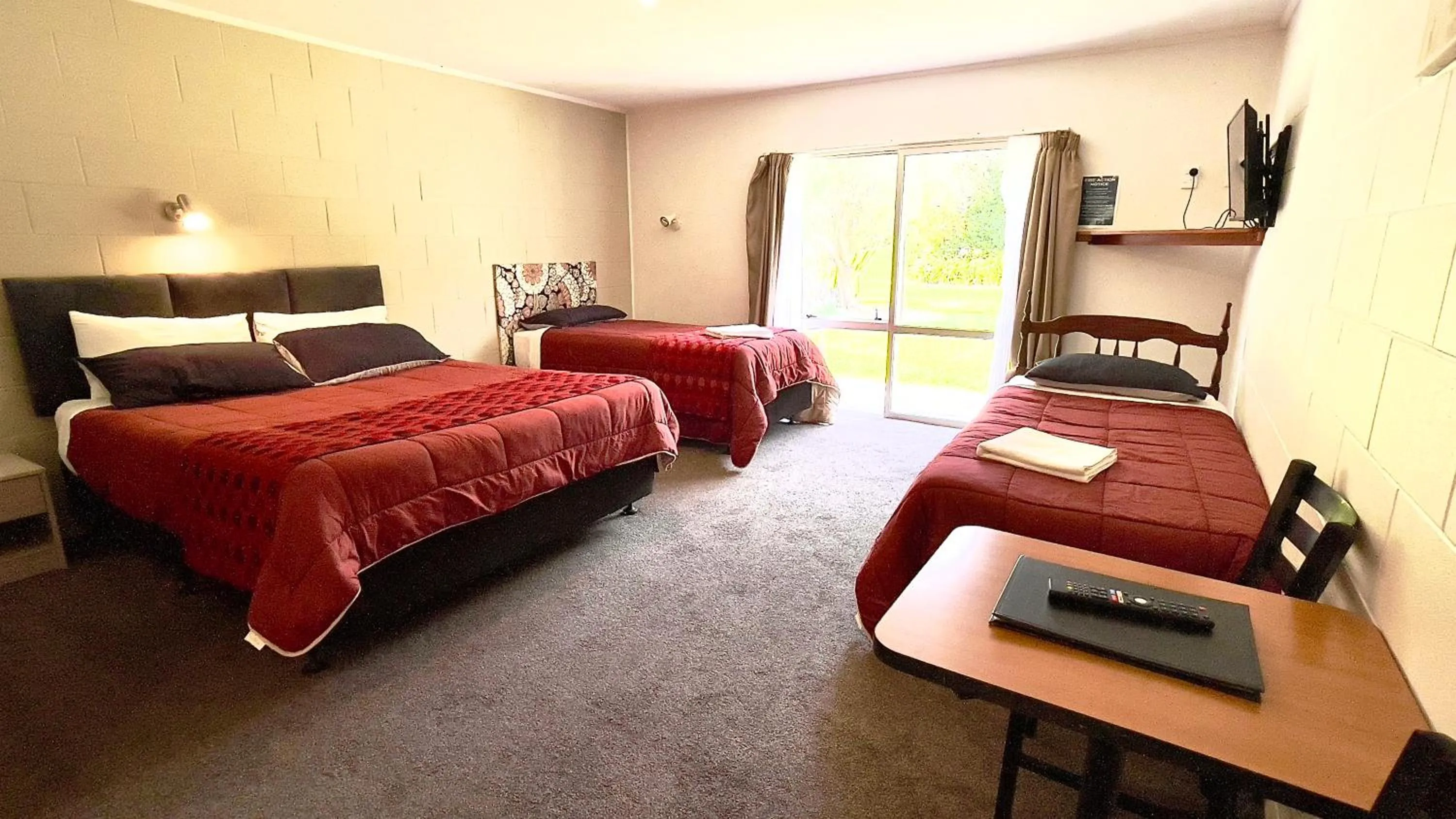 Bed in Waiuku Motel