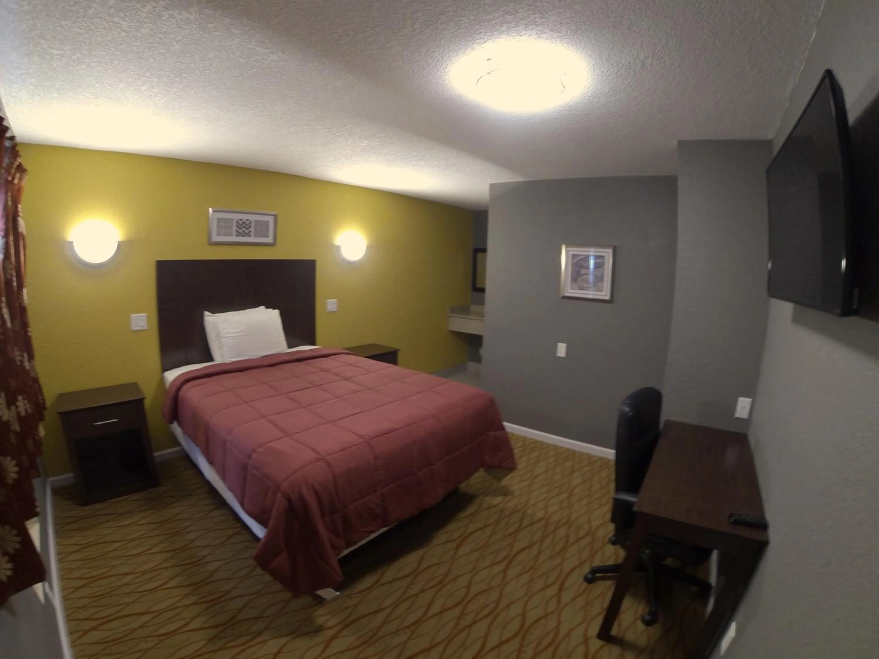 Photo of the whole room, Bed in Cozy Rest Motel