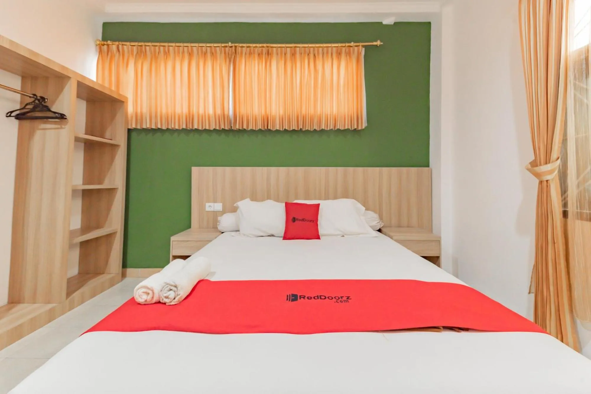 Bed in RedDoorz Syariah near Taman Bekapai 2