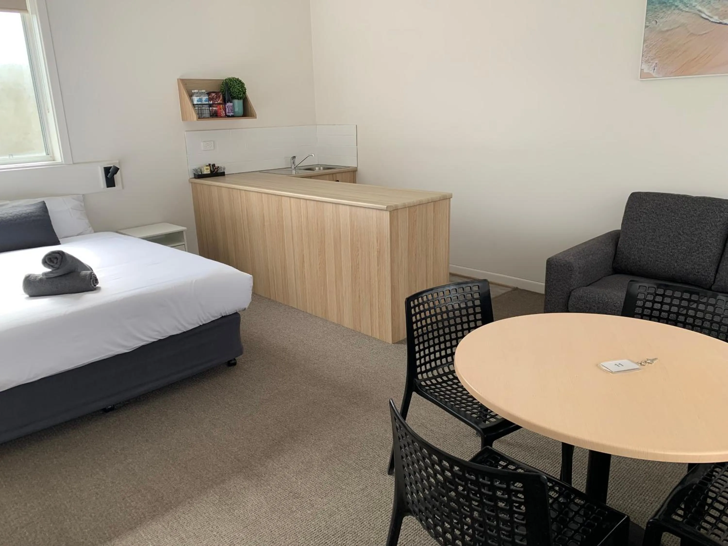 Living room, Bed in Guichen Bay Motel