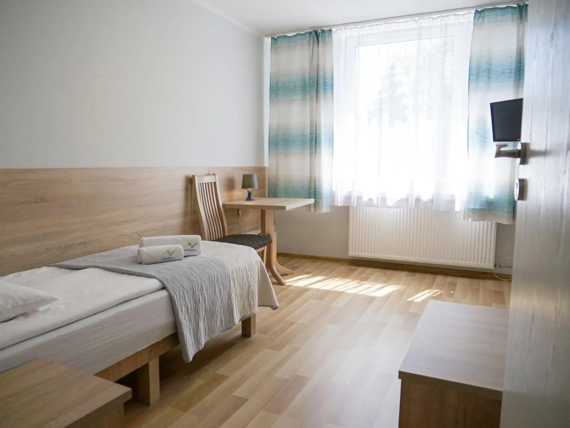 Standard Single Room with Shared Bathroom in CKS Kraków (Centrum Konferencyjno-Szkoleniowe CS Natura Tour) Standard Single Room with Shared Bathroom in CKS Kraków (Centrum Konferencyjno-Szkoleniowe CS Natura Tour)