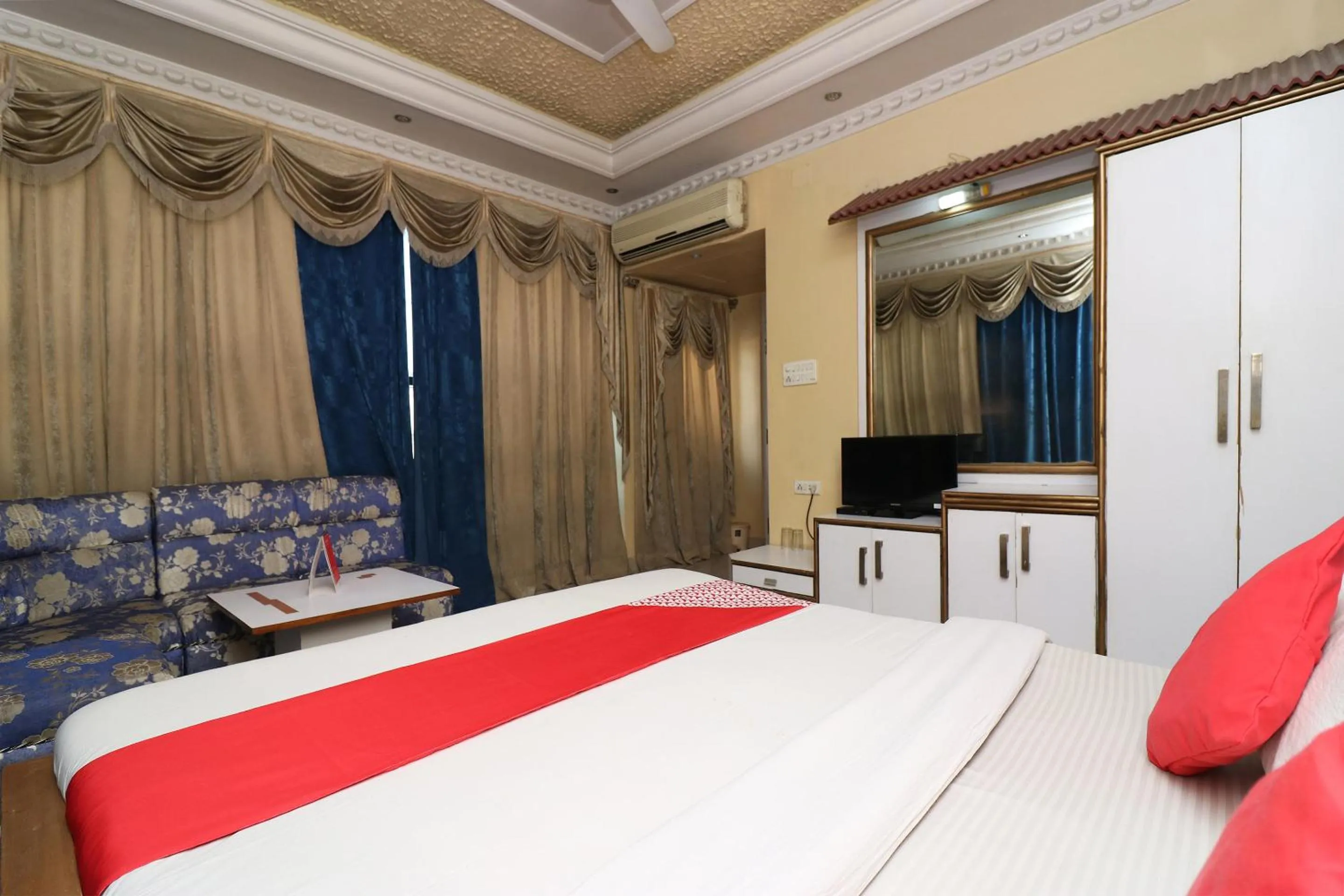 Bedroom, Bed in Super Hotel O Akash Regency
