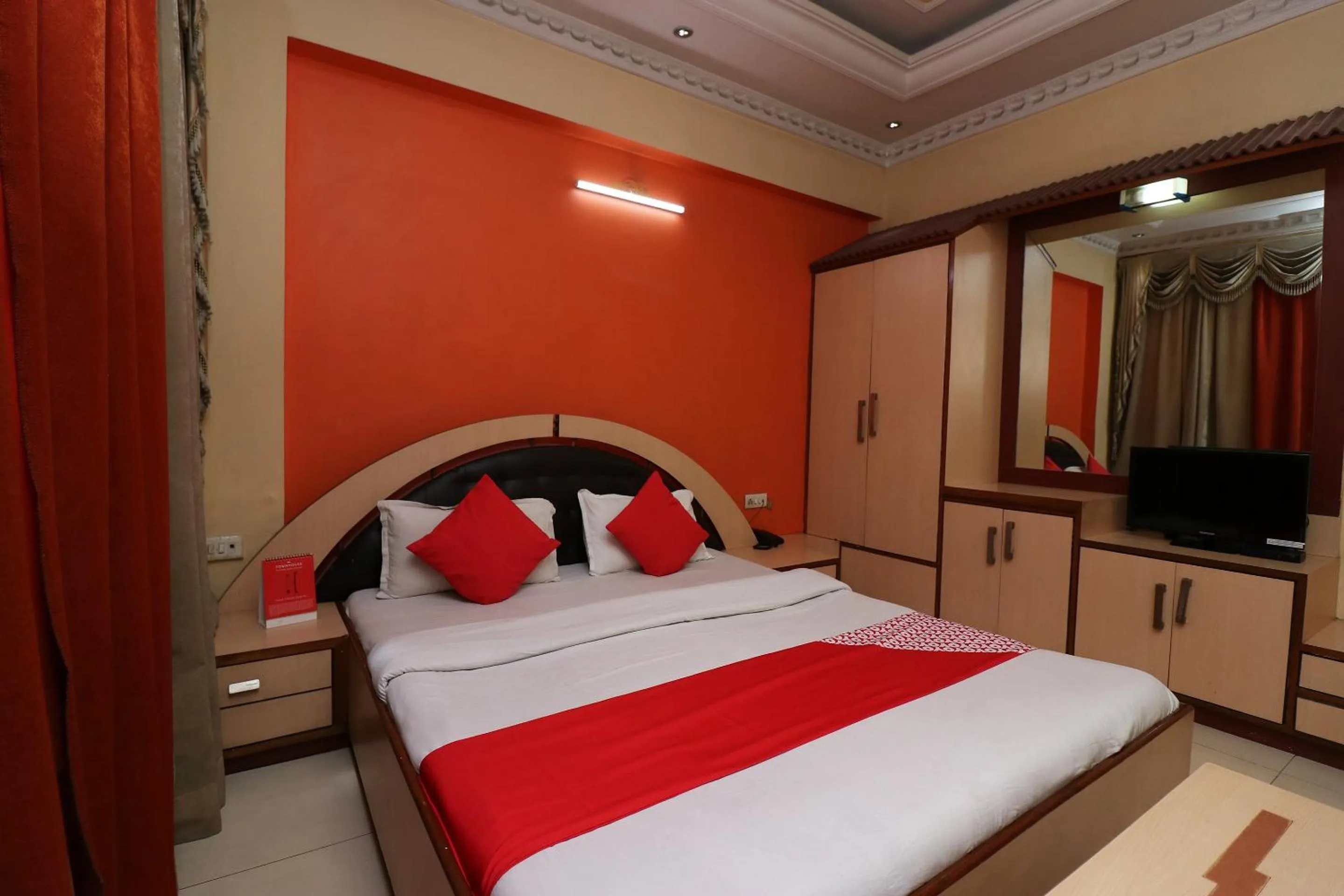 Bedroom, Bed in Super Hotel O Akash Regency