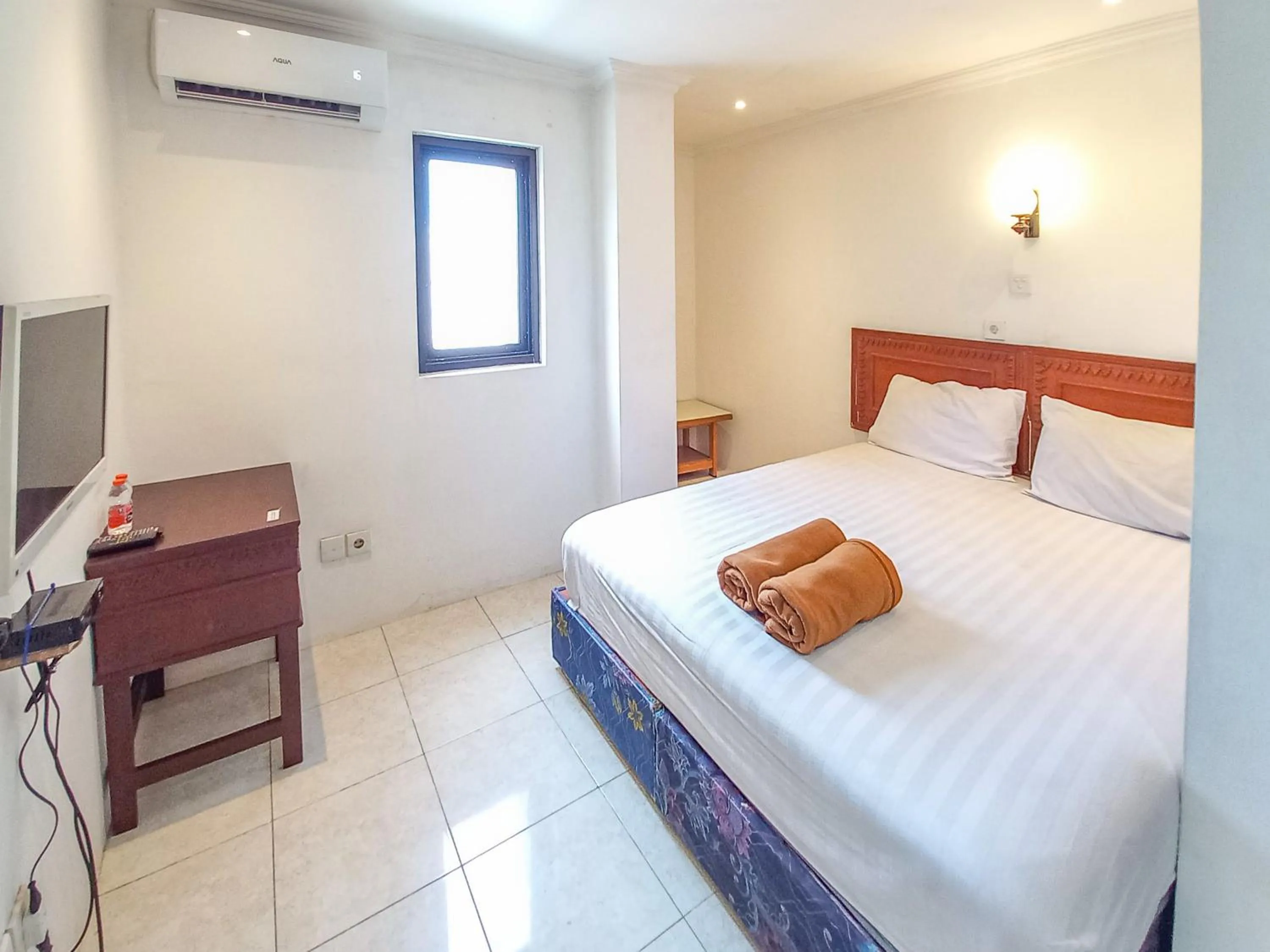 Bedroom, Bed in D Hans Hotel Syariah RedPartner near Wisata Religi Sunan Ampel Surabaya