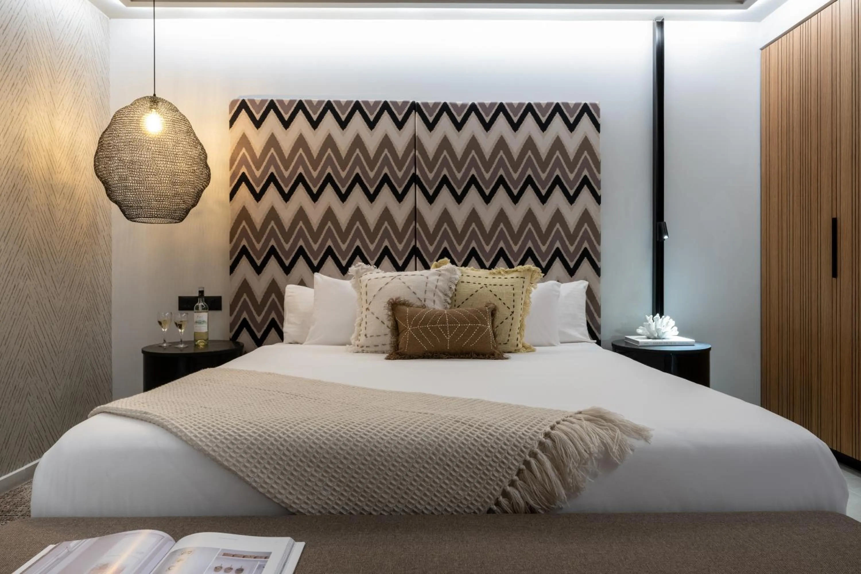 Bedroom, Bed in Leonardo Plaza Haifa