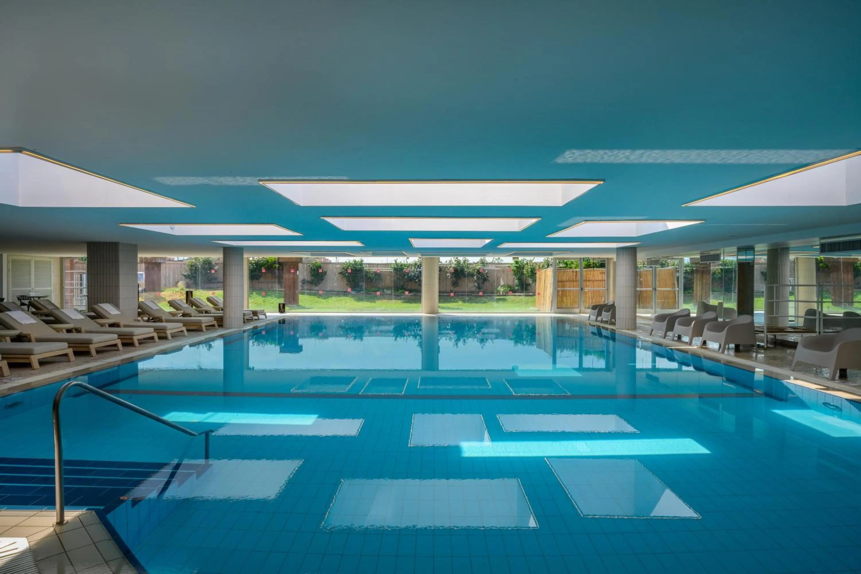 Swimming pool in Leonardo Plaza Haifa