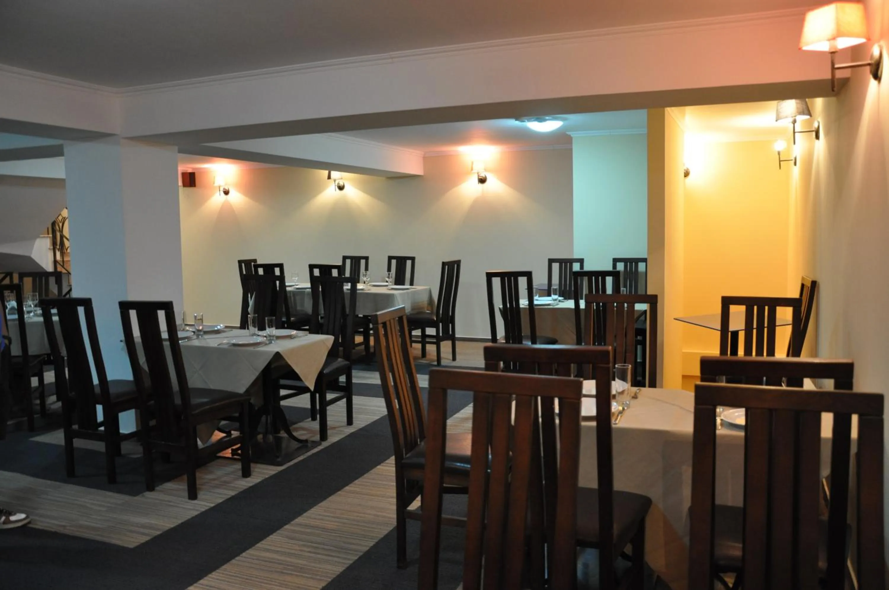 Restaurant/places to eat in Vigo Grand Hotel