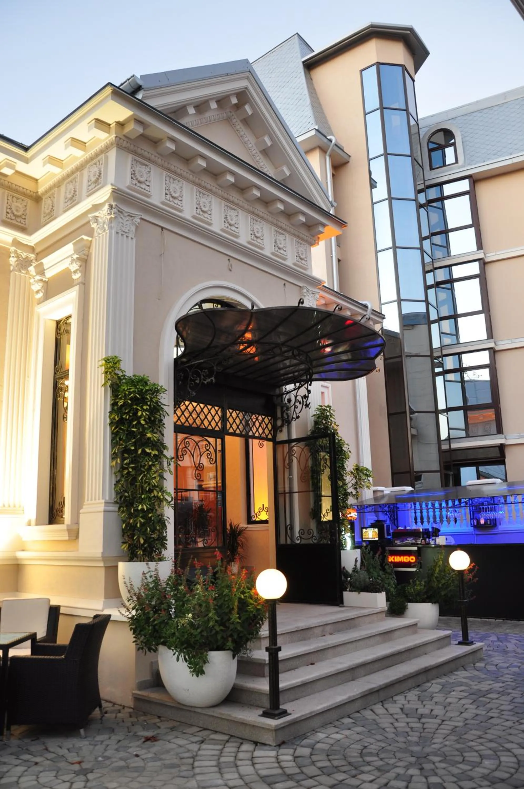 Facade/entrance in Vigo Grand Hotel
