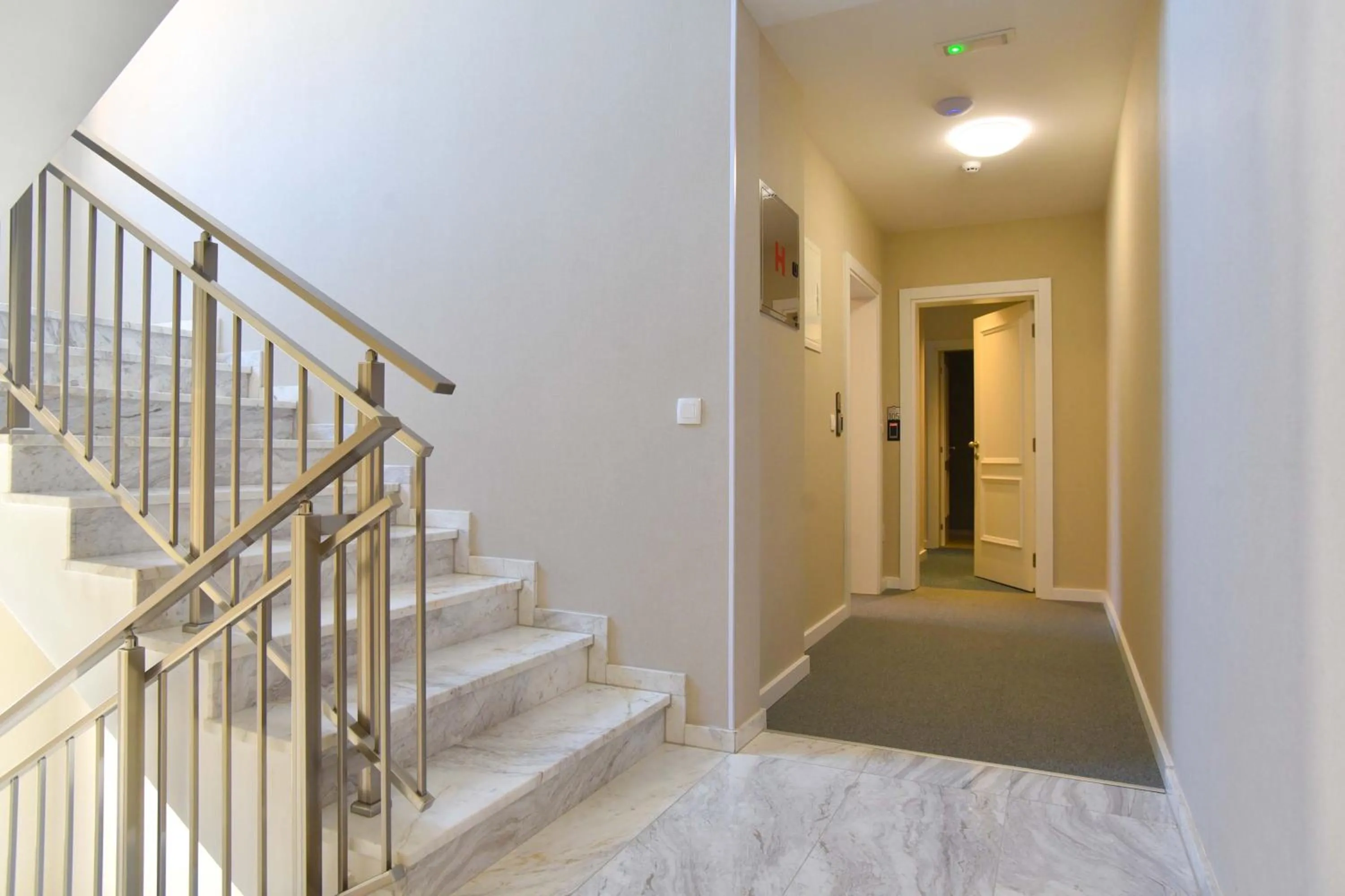 Vistamar Hotel & Apartments